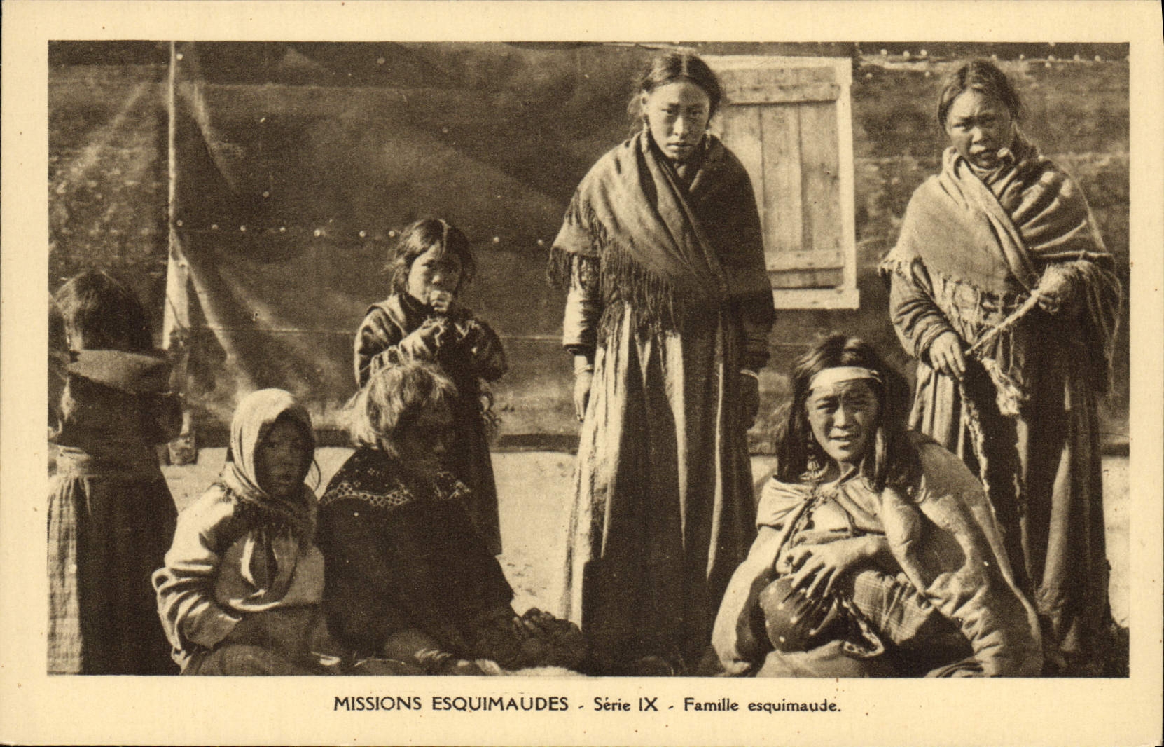 CPA Polaire Missions Esquimaudes Famille esquimaude