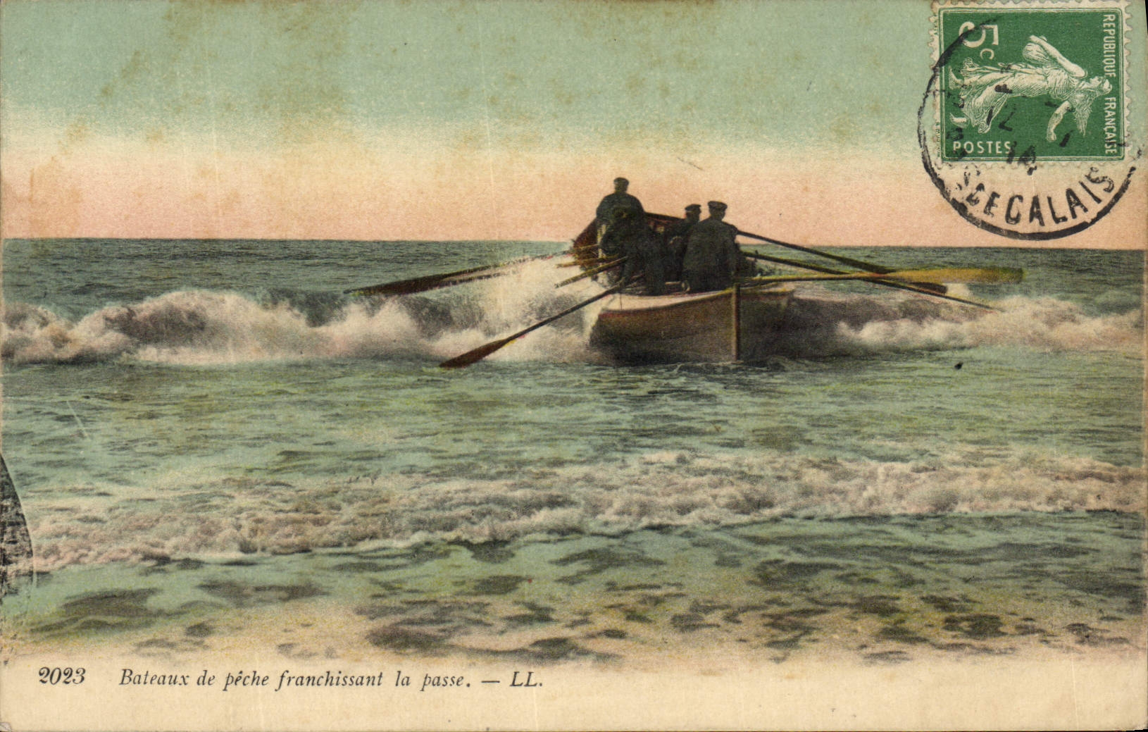 CPA Peche Bateaux de peche franchissant la passe