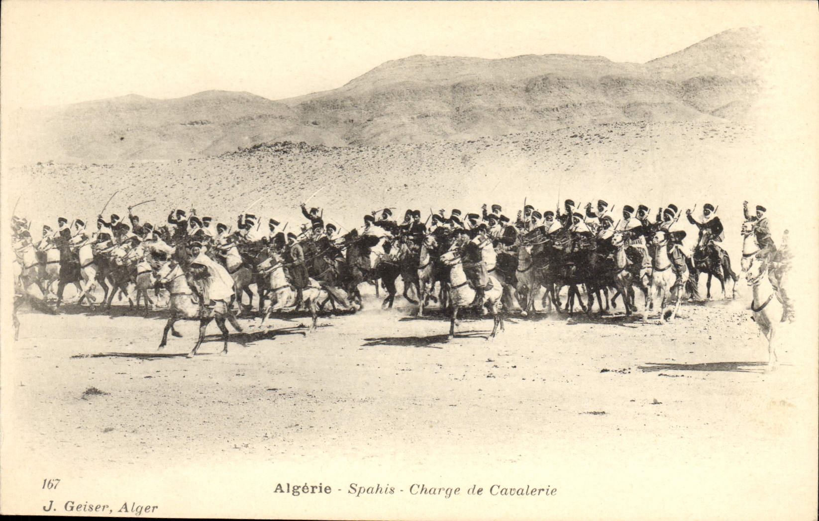 CPA Militaria Algerie Spahis Charge de cavalerie
