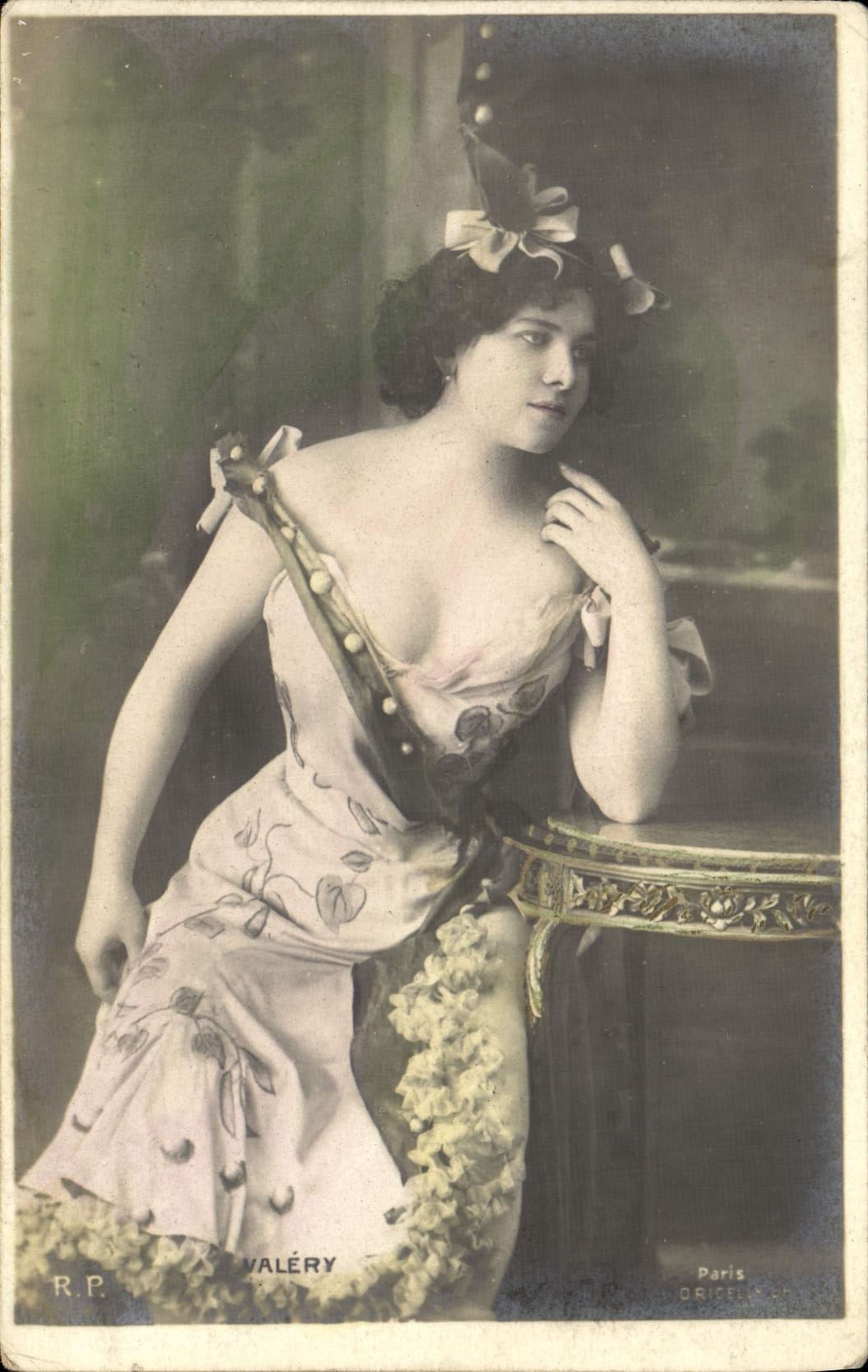 VINTAGE POSTCARD Woman Valery Theater
