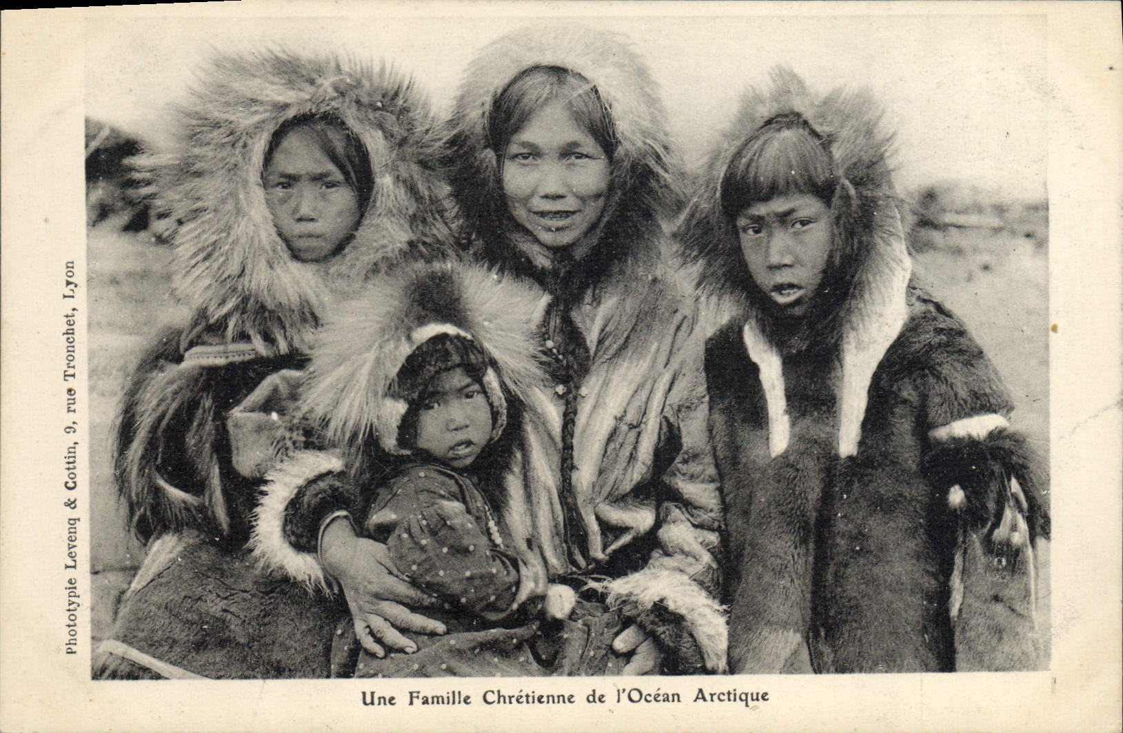 CPA Polaire Une famille chretienne de l'ocean Arctique