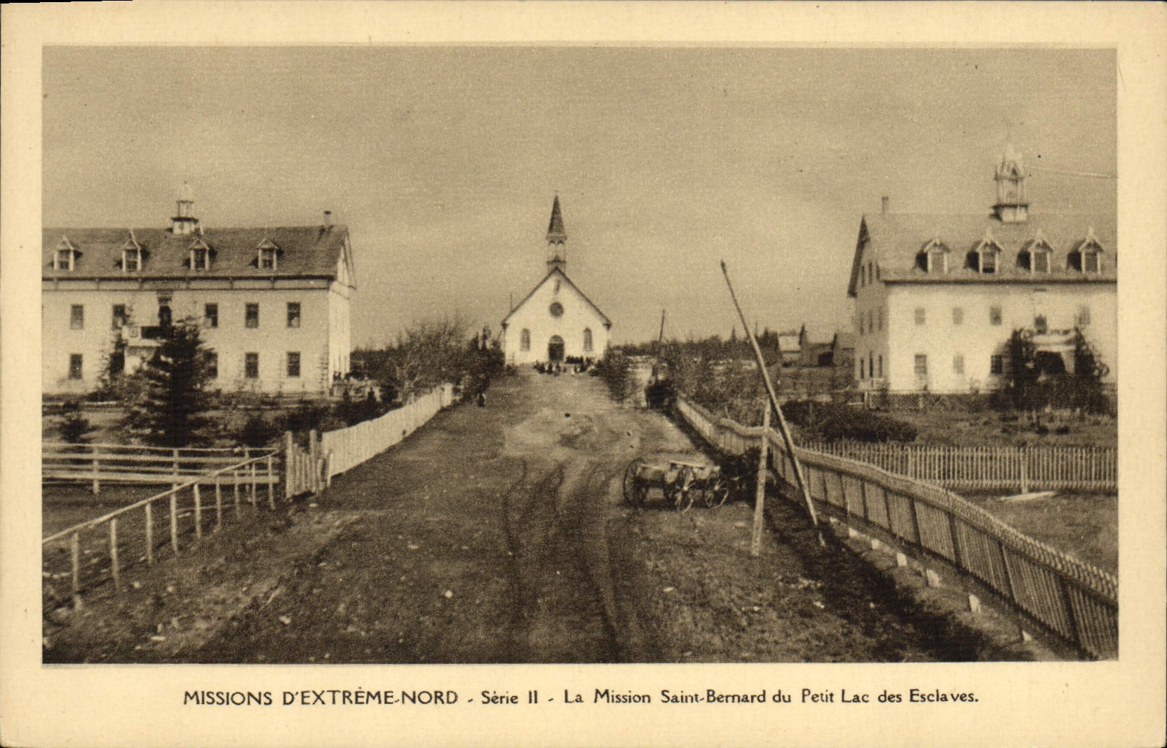 CPA Polaire Missions d'Extreme Nord La Mission Saint Bernard du Petit Lac des Esclaves