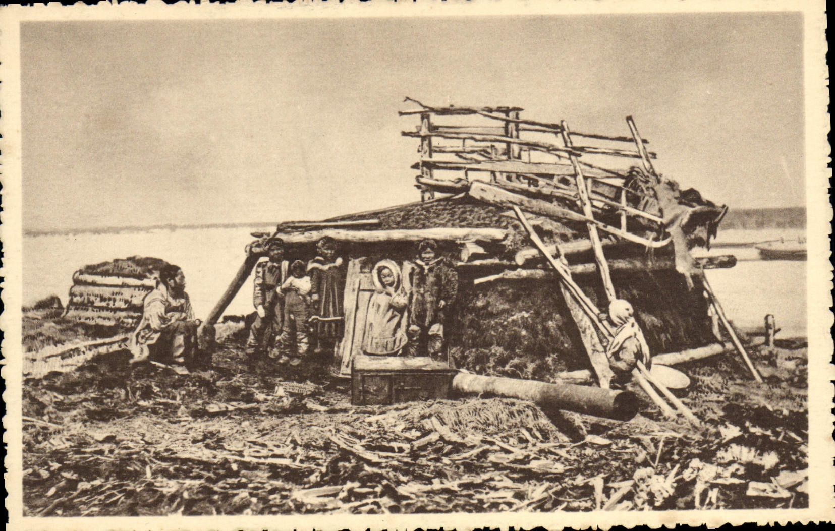 CPA Polaire Alaska Sur le fleuve Yukon une maison d'esquimau