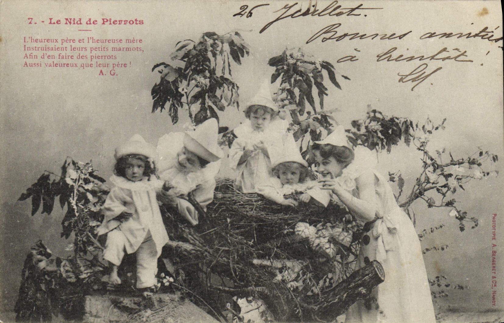 CPA Fantaisie Le nid de Pierrots