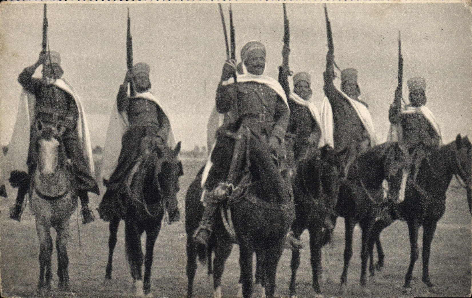 CPA Militaria Spahis