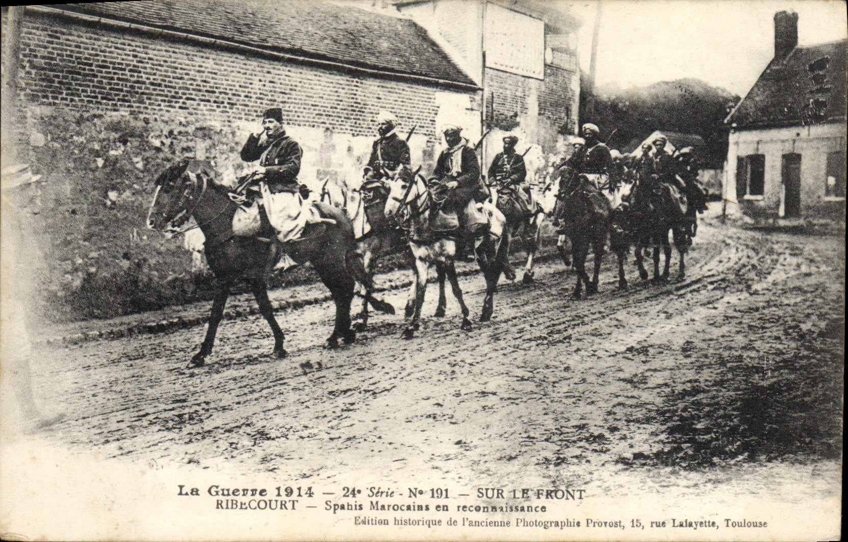 CPA Militaria Ribecourt Spahis Marocains en reconnaissance