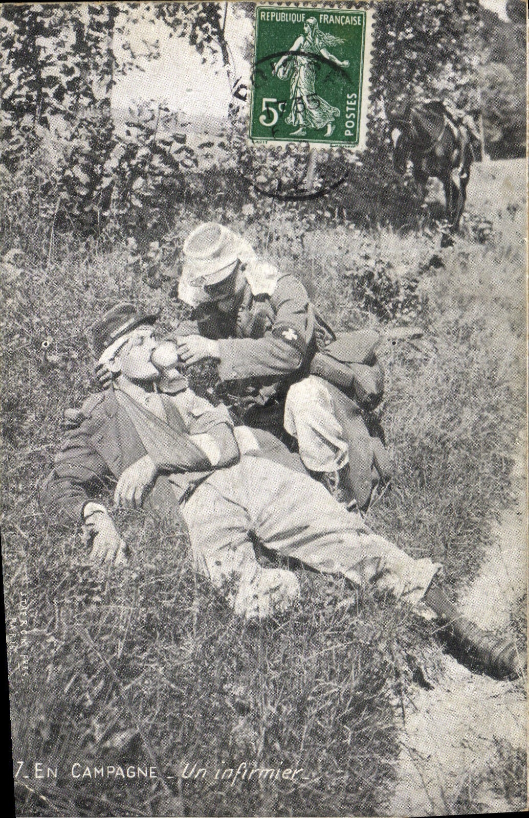 CPA Militaria Un infirmier