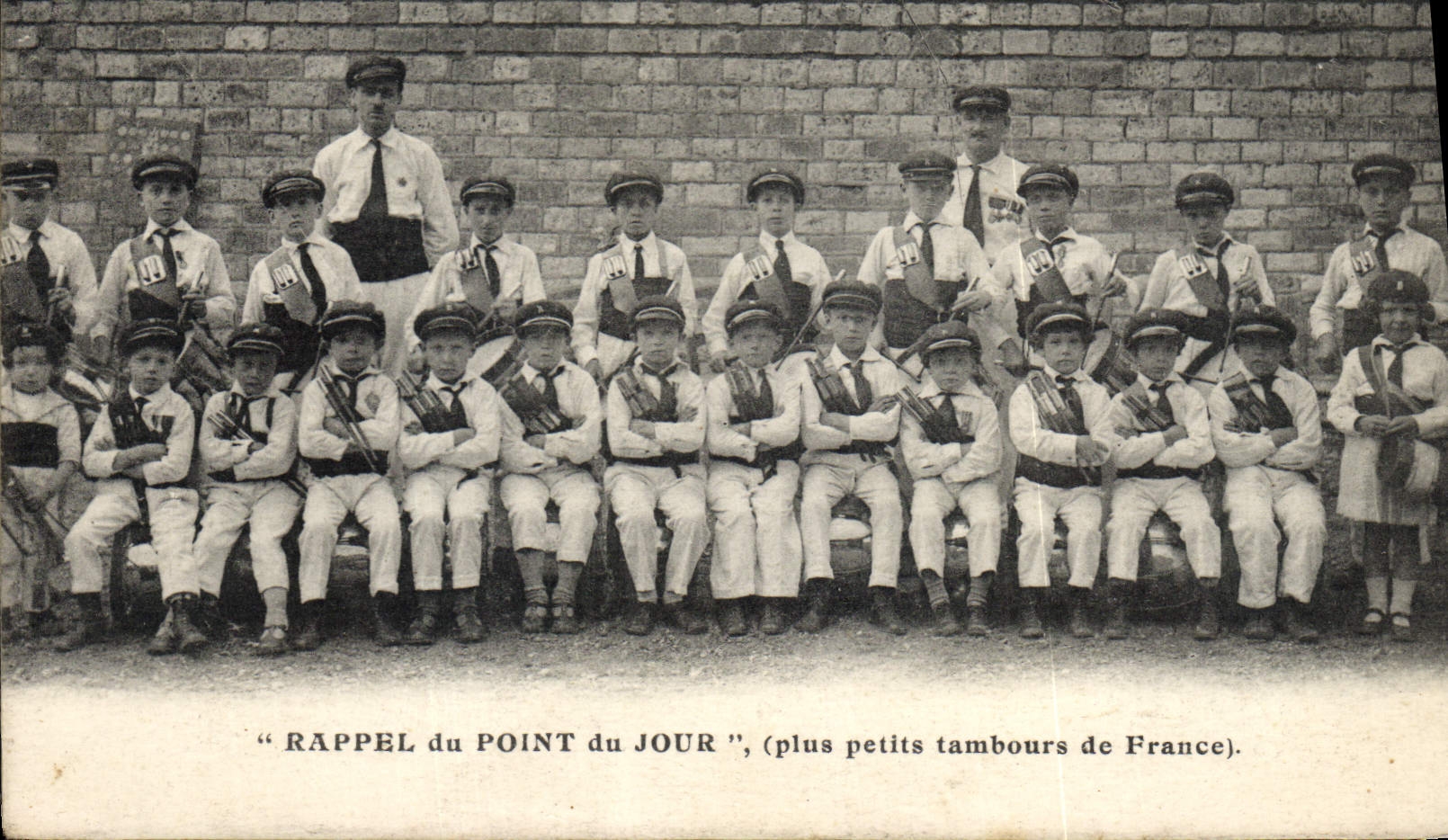 CPA Rappel du point du jour Plus petits tambours de France
