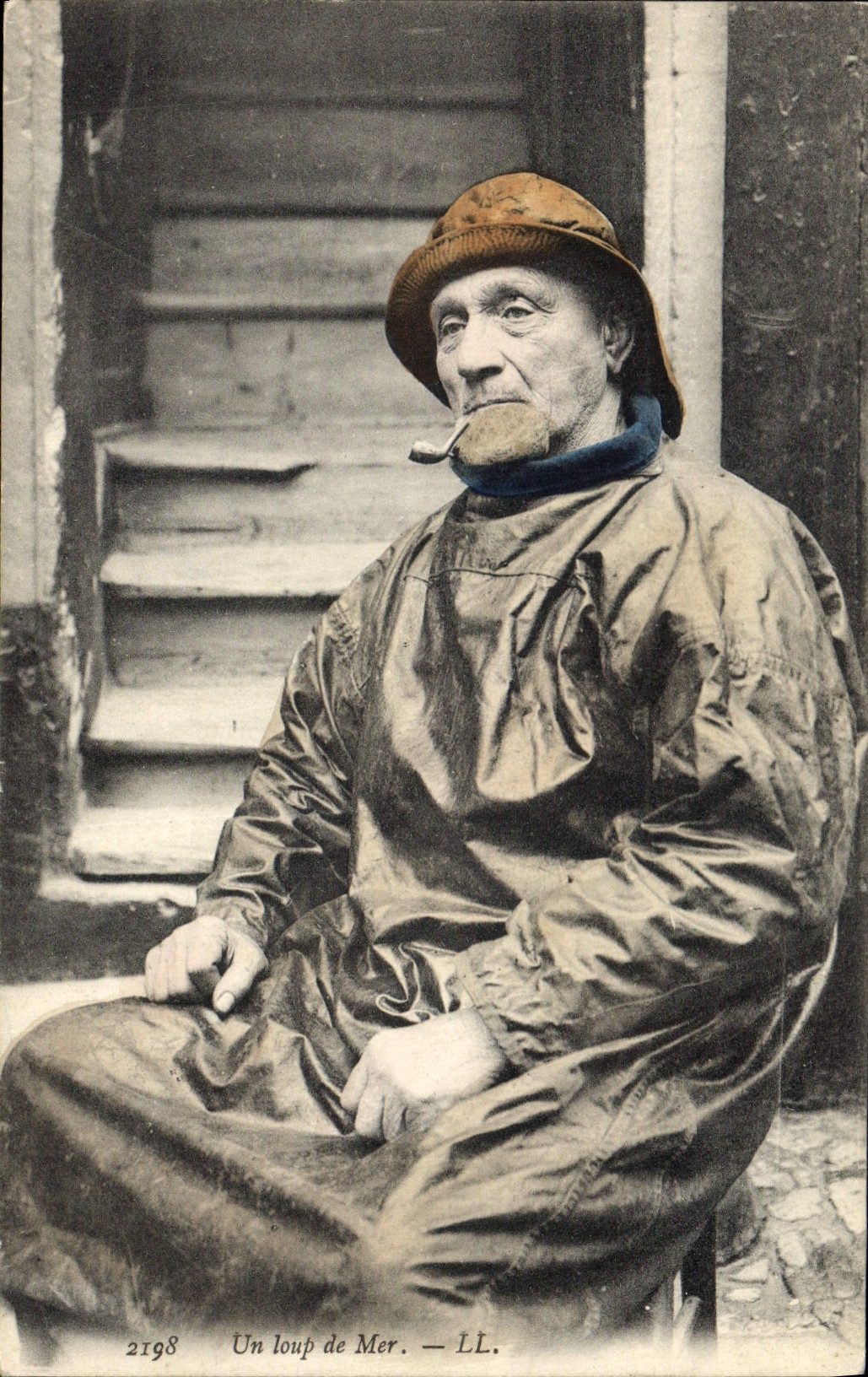CPA Peche Un loup de mer