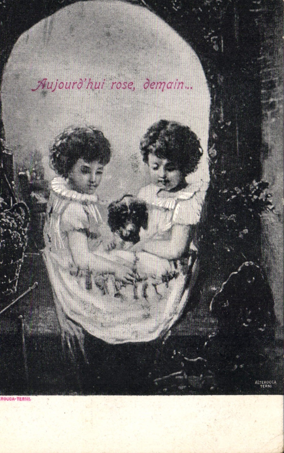Vintage Postcard Fantaisie Shows off Children
