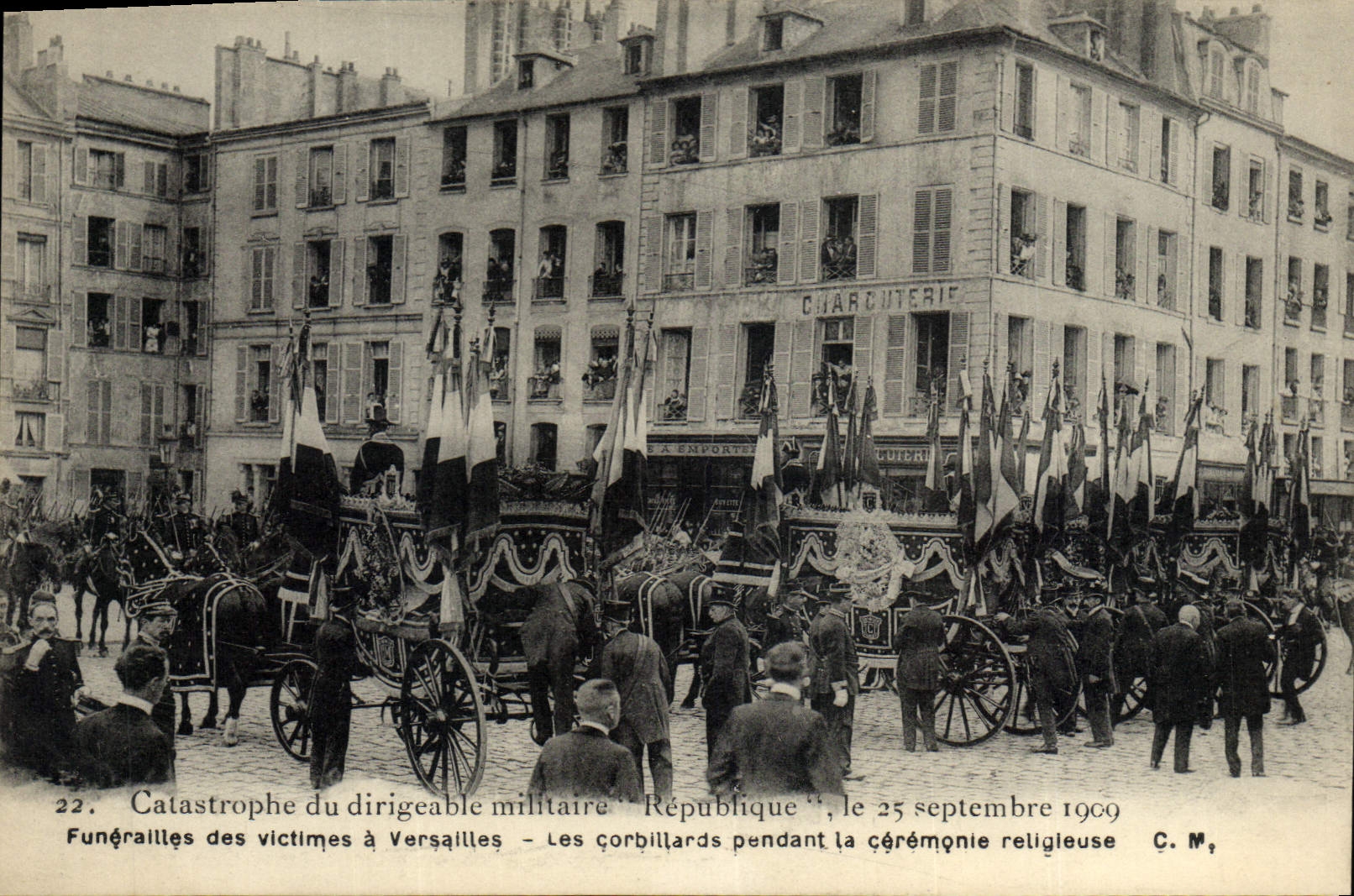 Vintage Postcard Catastrophe of the military airship Republique Funeral of the victims has Versailles the hearses