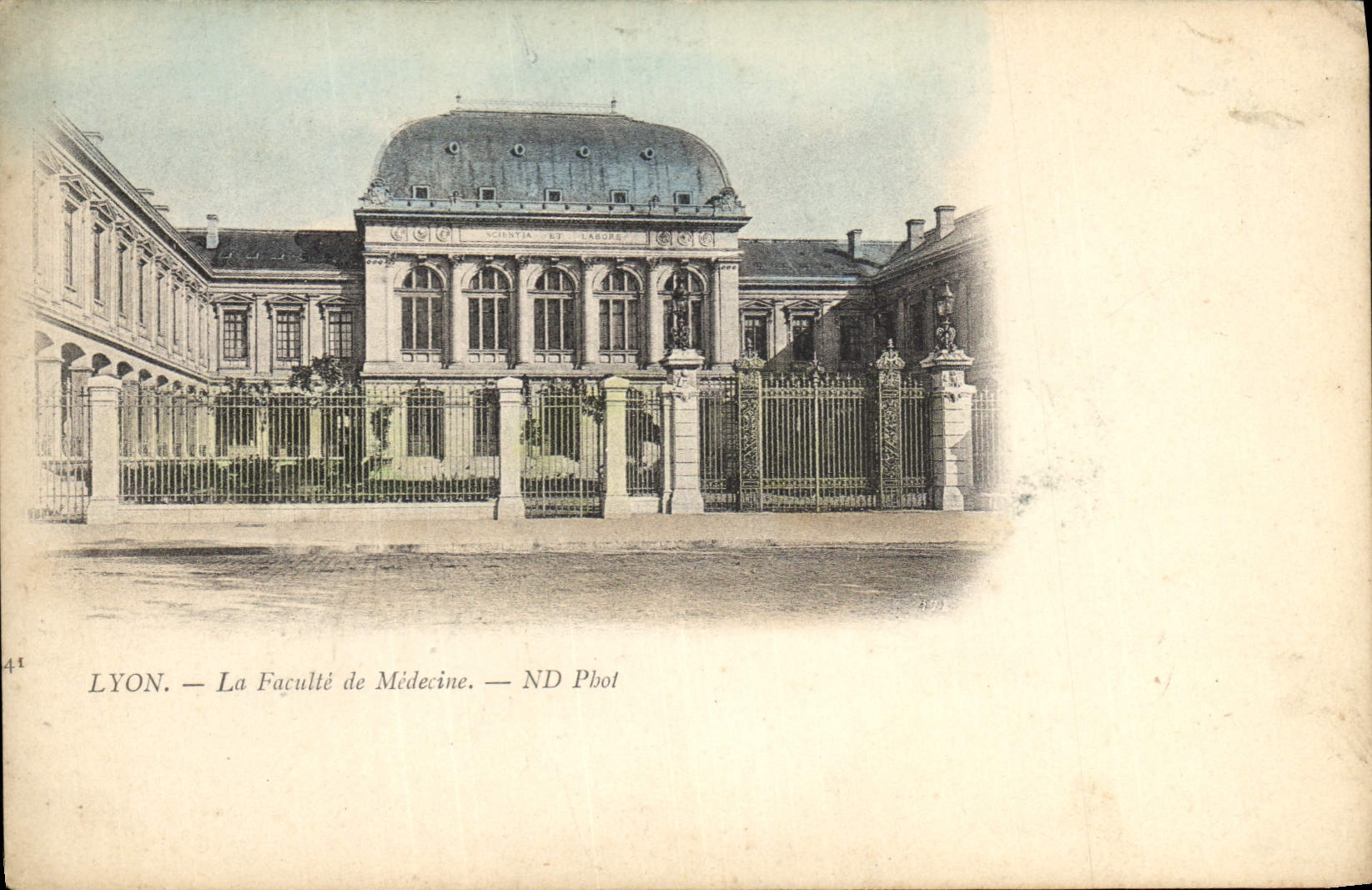 Postal la facultad de medicina