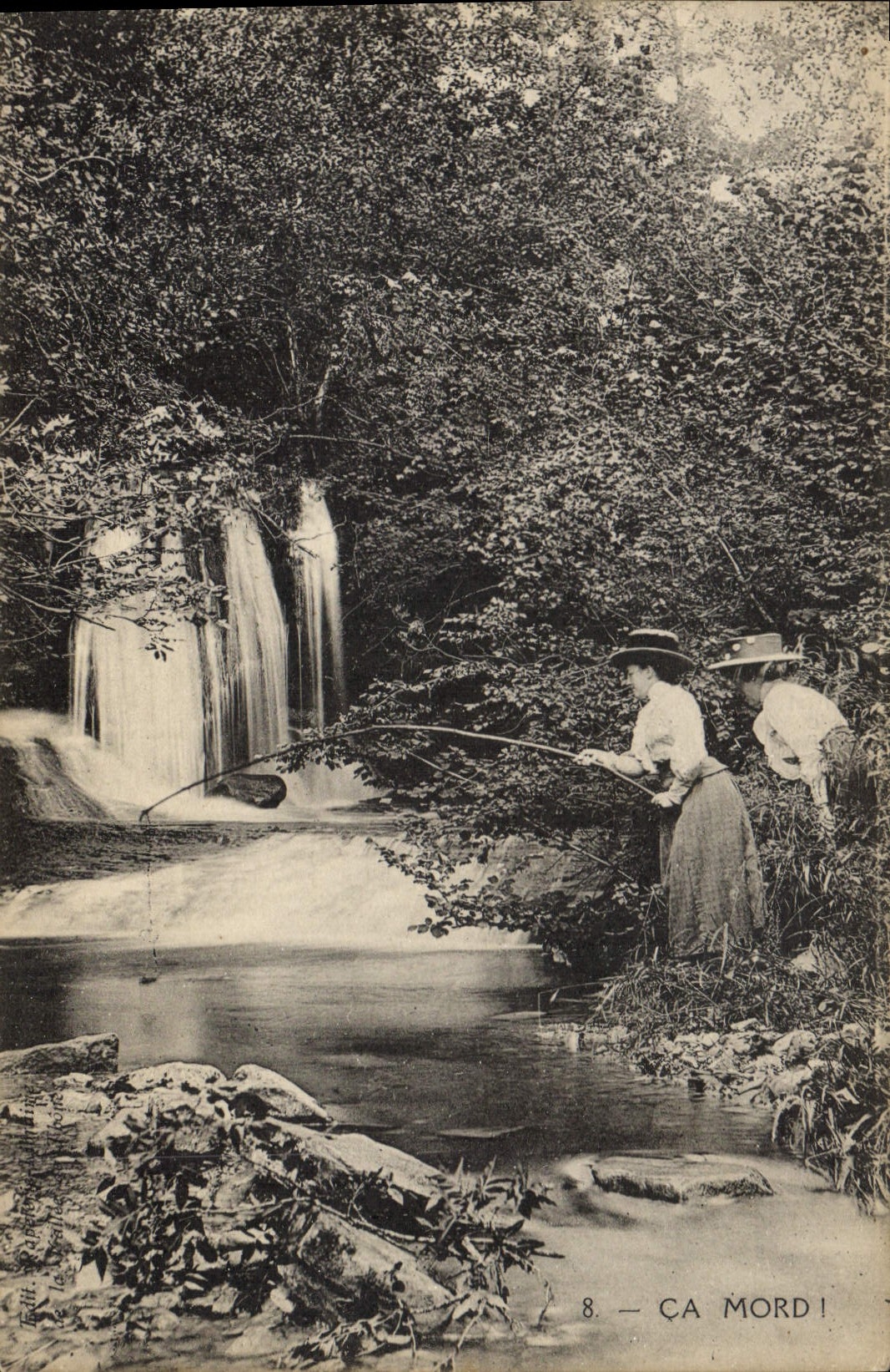 CPA Femme Peche 