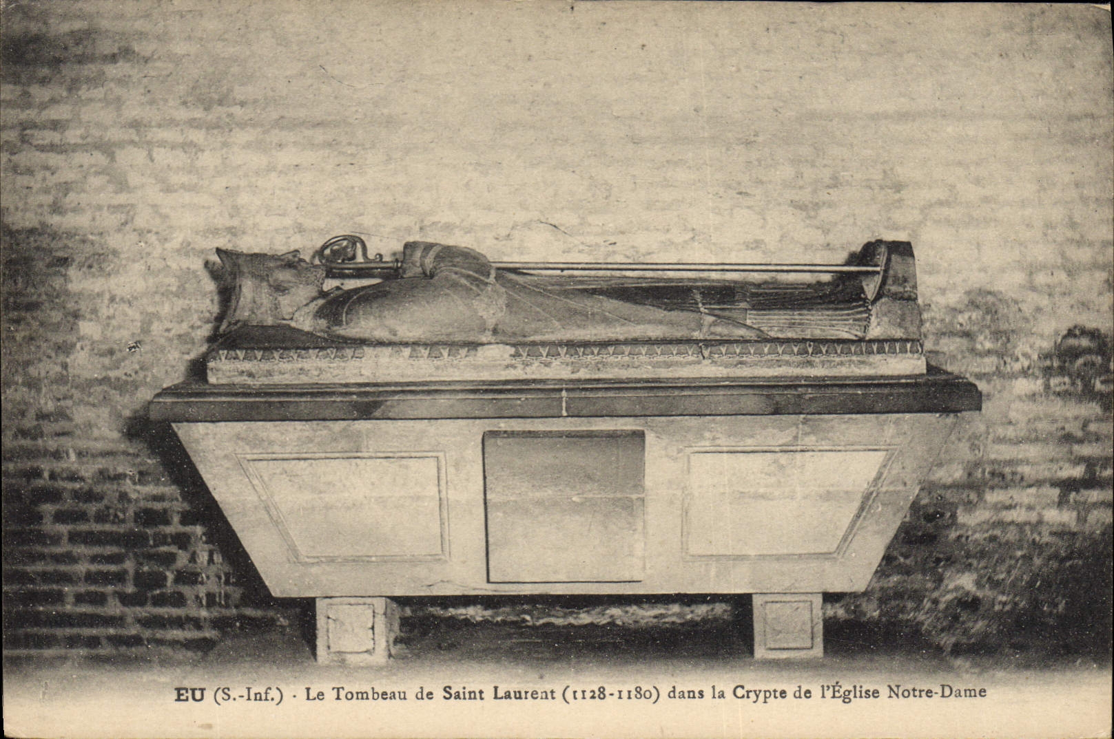 Vintage Postcard Dead Have the tomb of Saint Laurent in the crypt of the church Notre Dame
