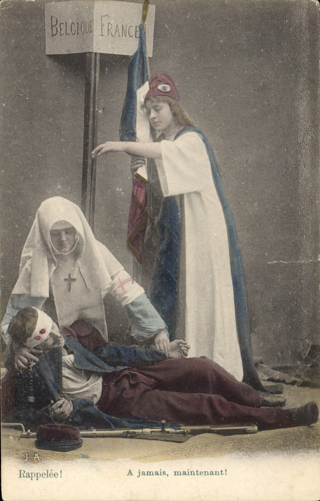 CPA Sante Militaria Marianne Infirmiere