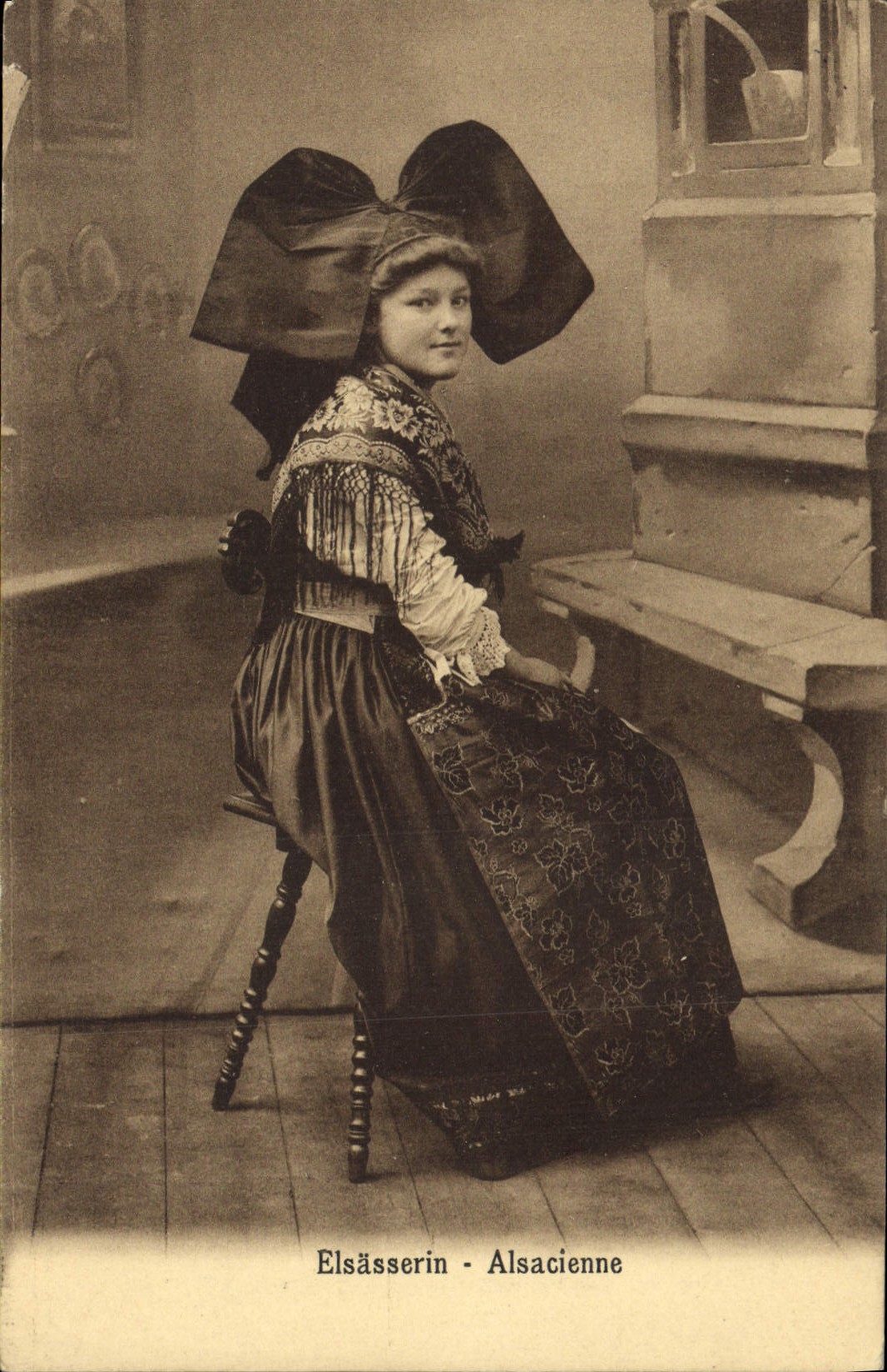 CPA Folklore Alsace Alsacienne 