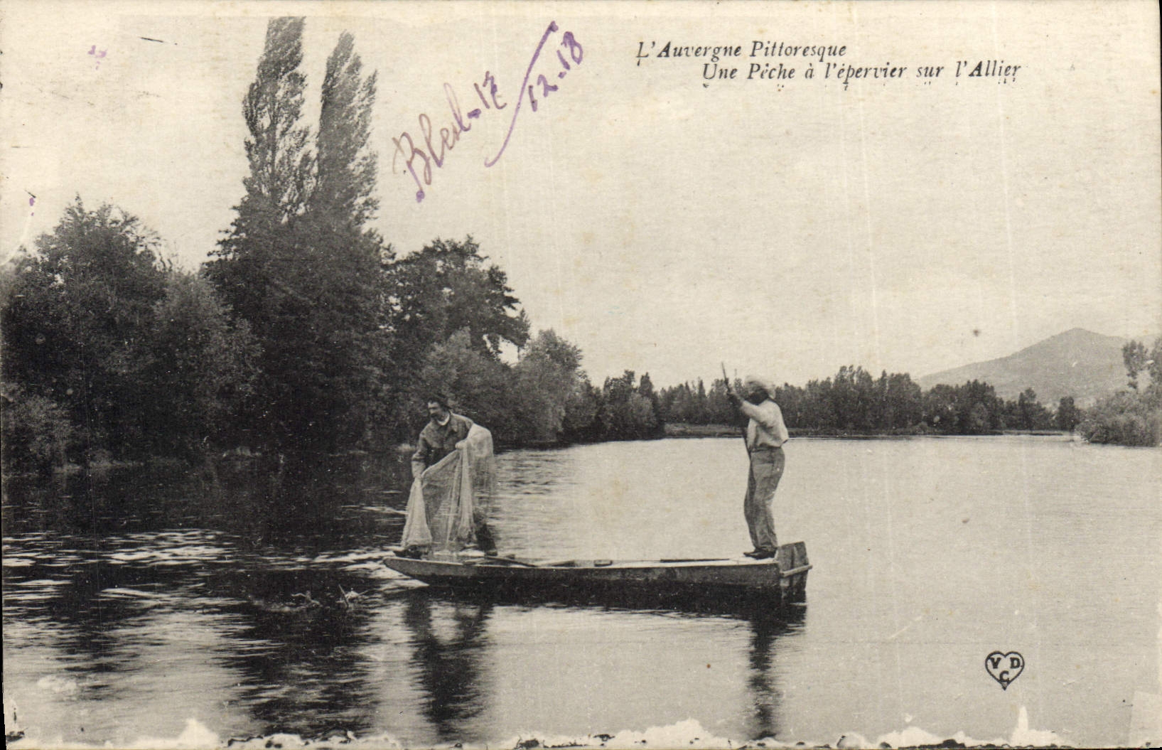 CPA Peche Pecheur Auvergne Une peche a l'epervier sur l'Allier 