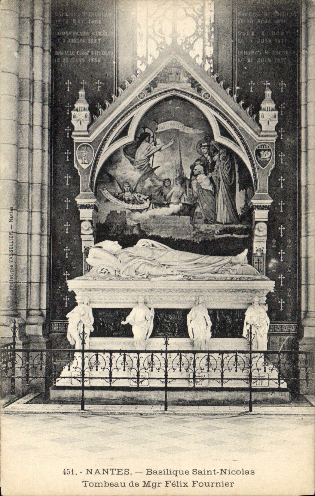 CPA Mort Nantes Basilique Saint Nicolas Tombeau de Mgr Felix Fournier