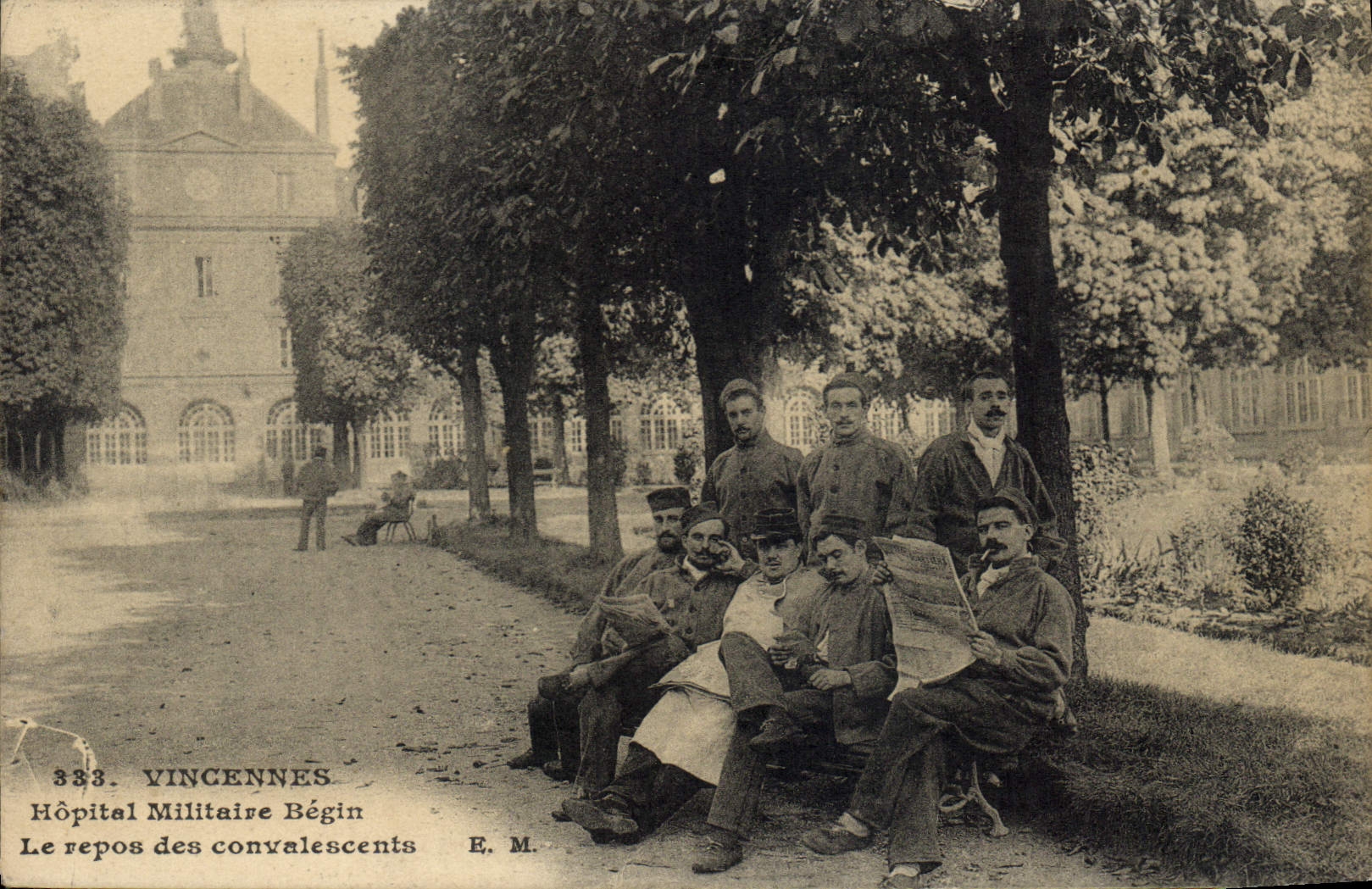 CPA Sante Militaria Vincennes Hopital Militaire Begin Le repos des convalescents