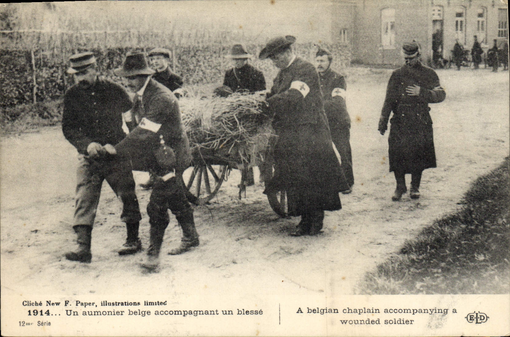 Vintage Postcard Sante Militaria a Belgian chaplain accompanying one wounds Red Cross