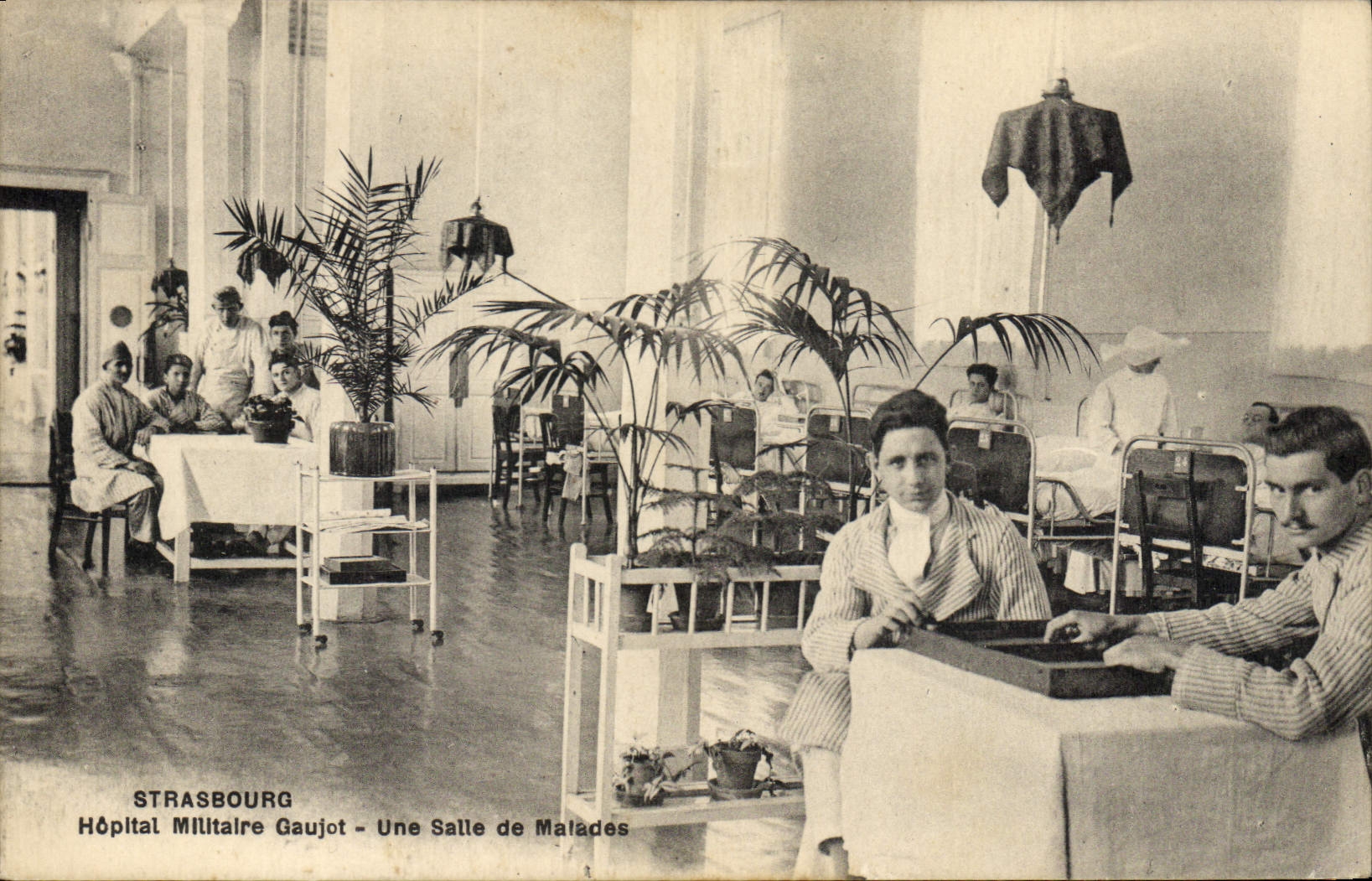 Vintage Postcard Health Militaria Strasbourg Gaujot Military hospital a room of patients
