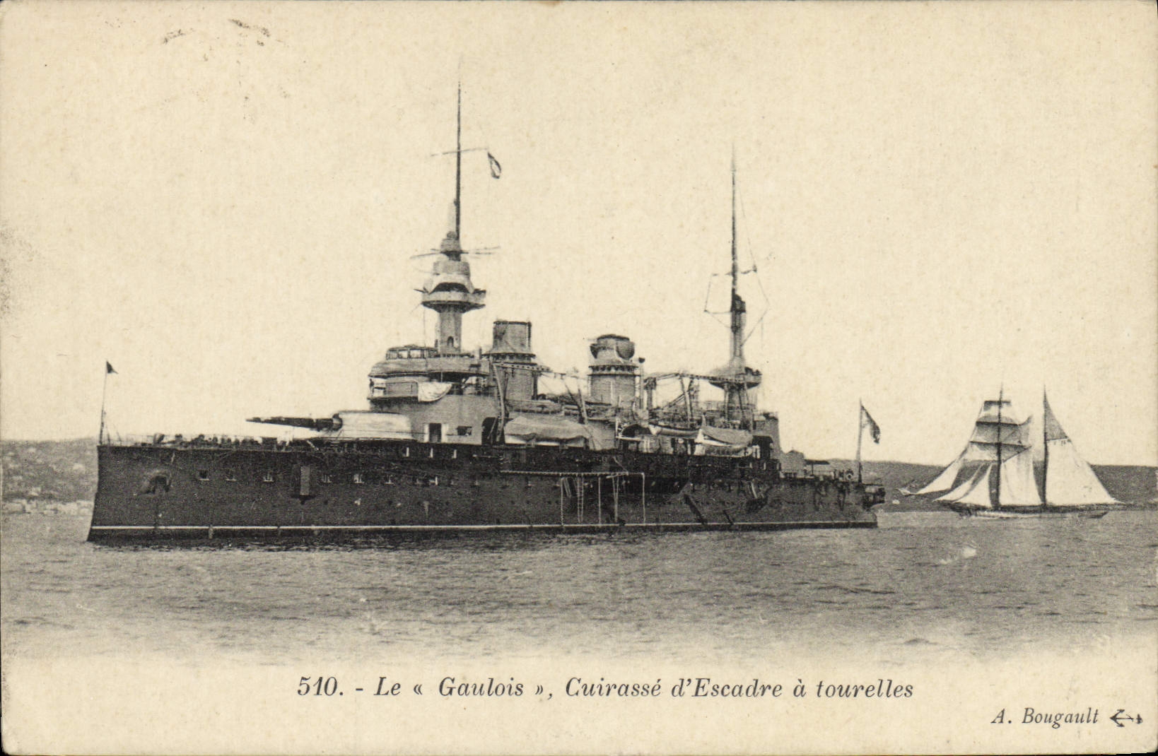 CPA Bateau Le Gaulois Cuirasse d'escadre a tourelles