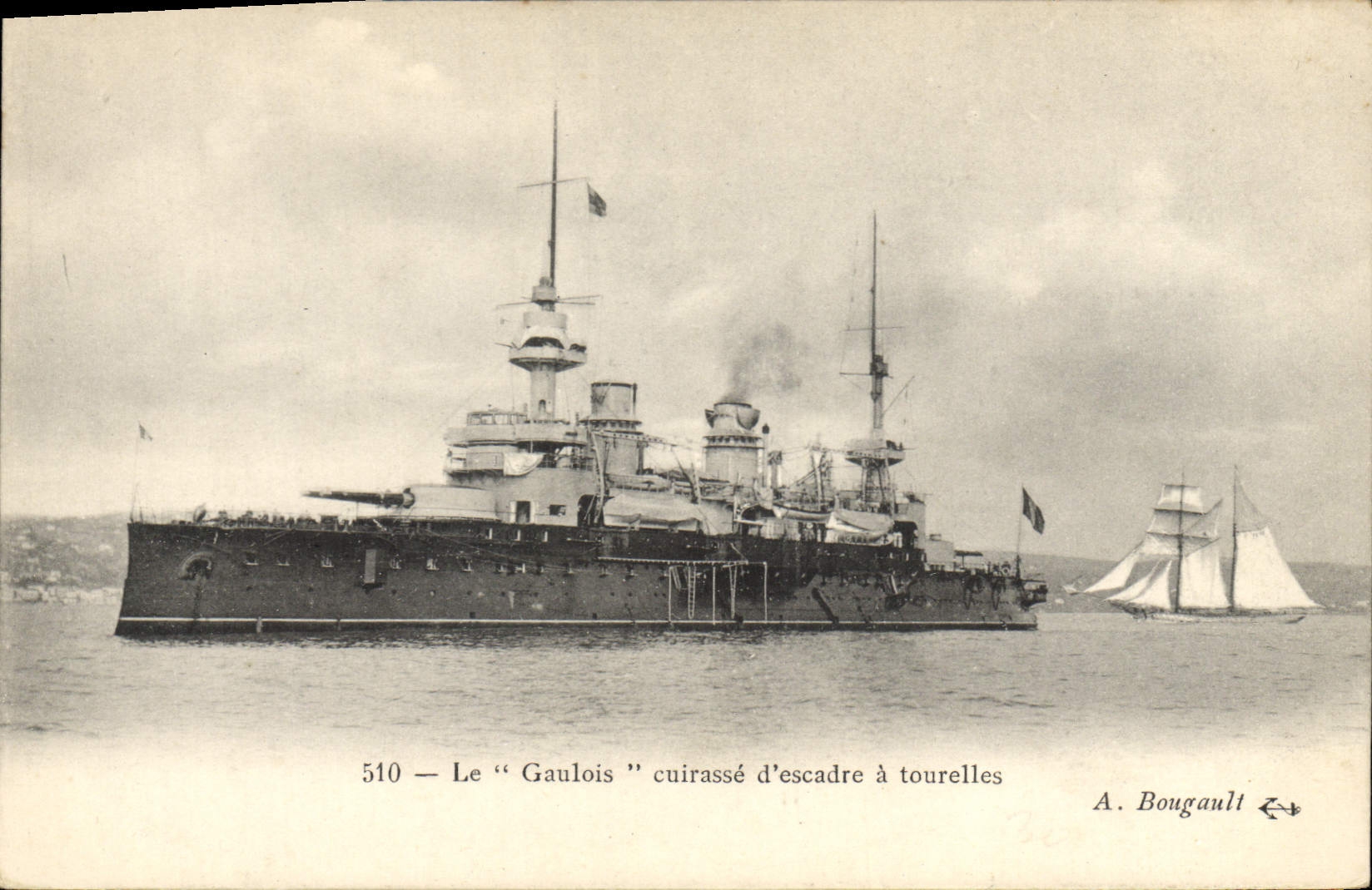 CPA Bateau Le Gaulois Cuirasse d'escadre a tourelles