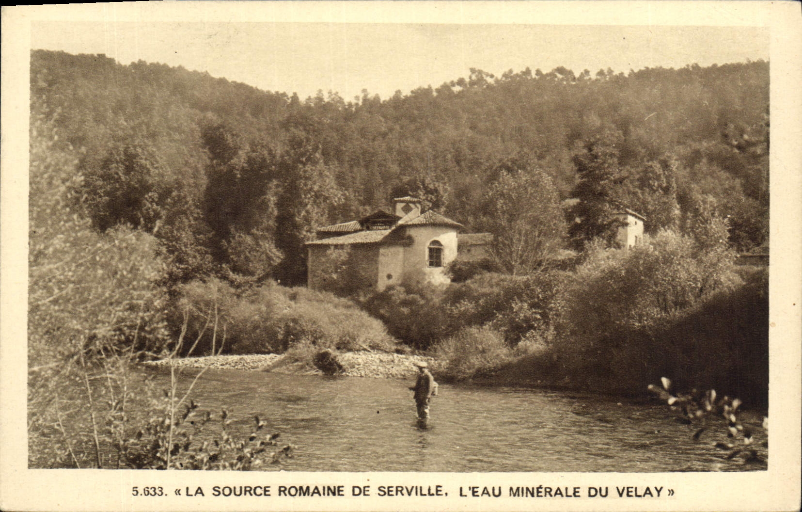 CPA Peche Pecheur La Source romaine de Serville L'eau minerale du Velay