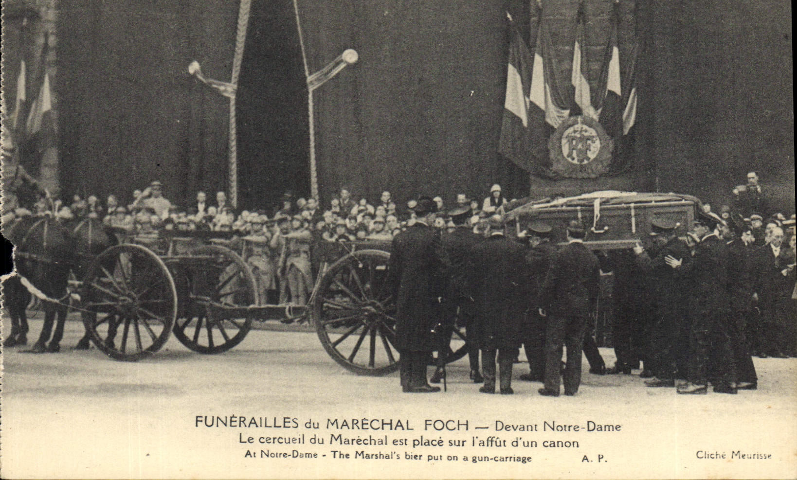 Vintage Postcard Funerailles of the Foch Marshal In front of Notre Dame the coffin of the Marshal is place on the mounting of the gun