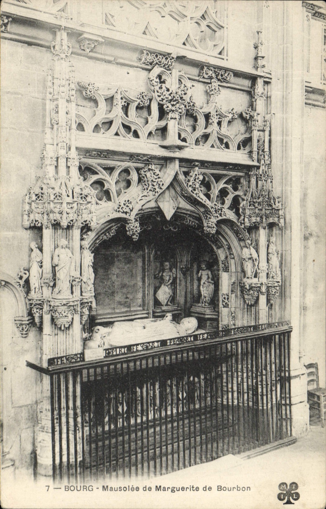 CPA Bourg Mausolee de Marguerite de Bourbon