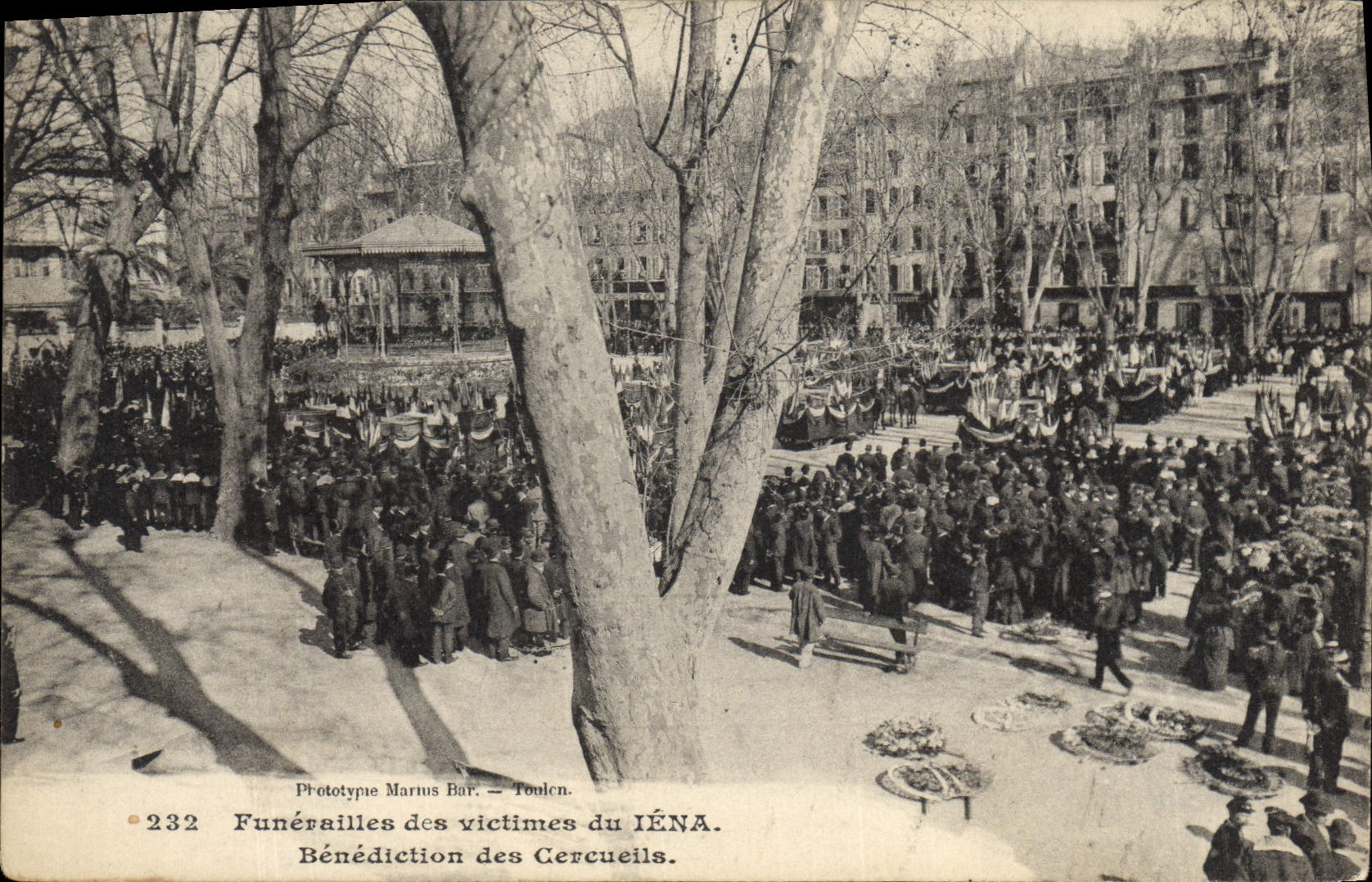 CPA Toulon Funerailles nationales des victimes du Iena Benediction des cerceuils