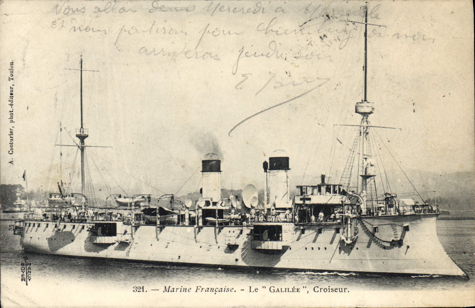 CPA Bateau Le Gaulois Cuirasse d'escadre a tourelles