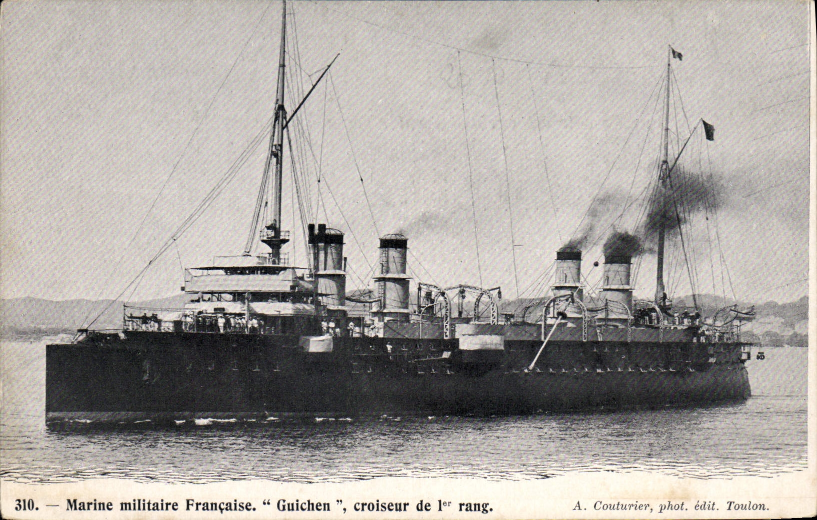 CPA Bateau Brest Le Guichen Croiseur d'application