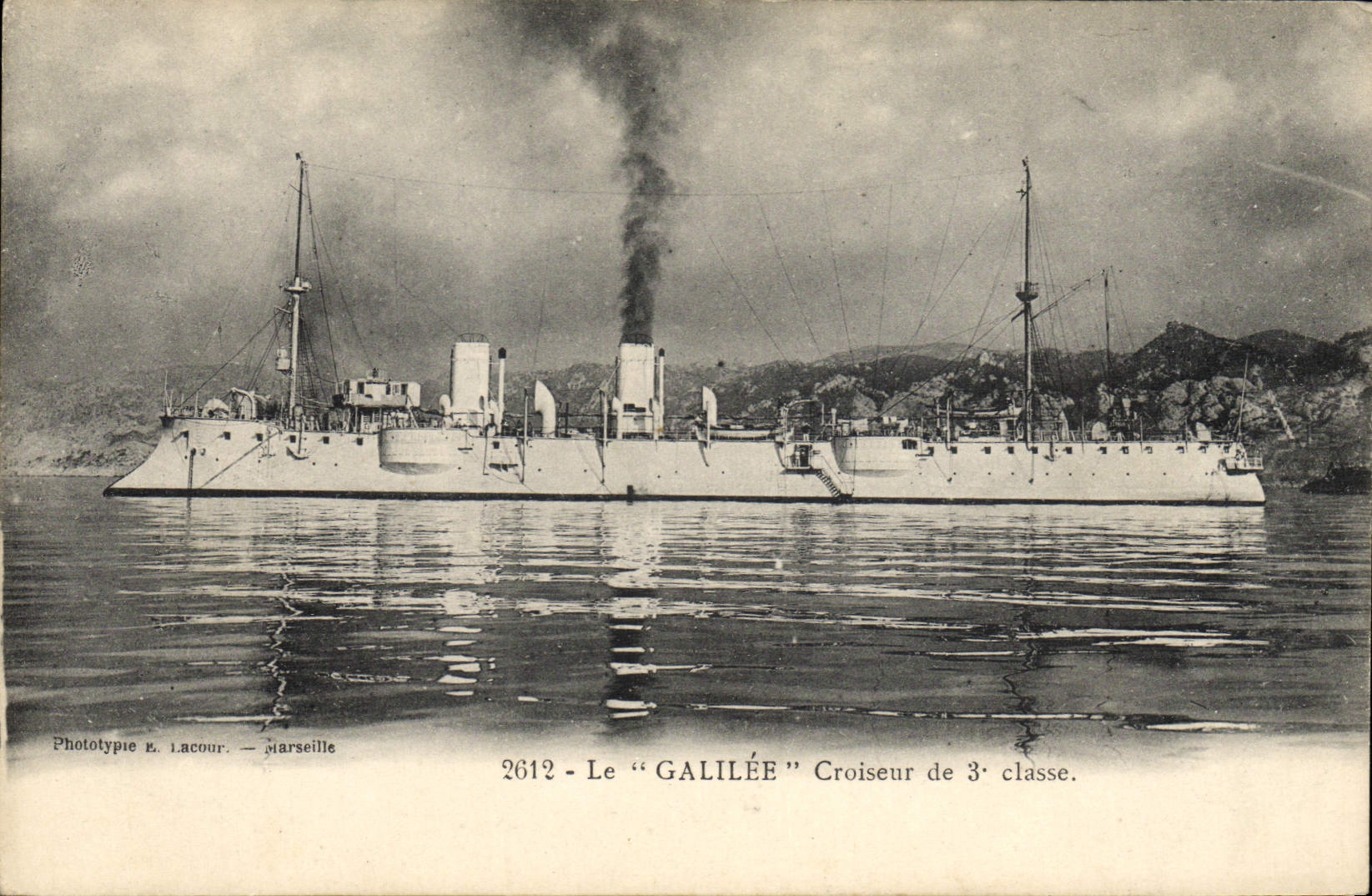 CPA Bateau Maroc Casablanca Le croiseur Galilee bombardant la ville