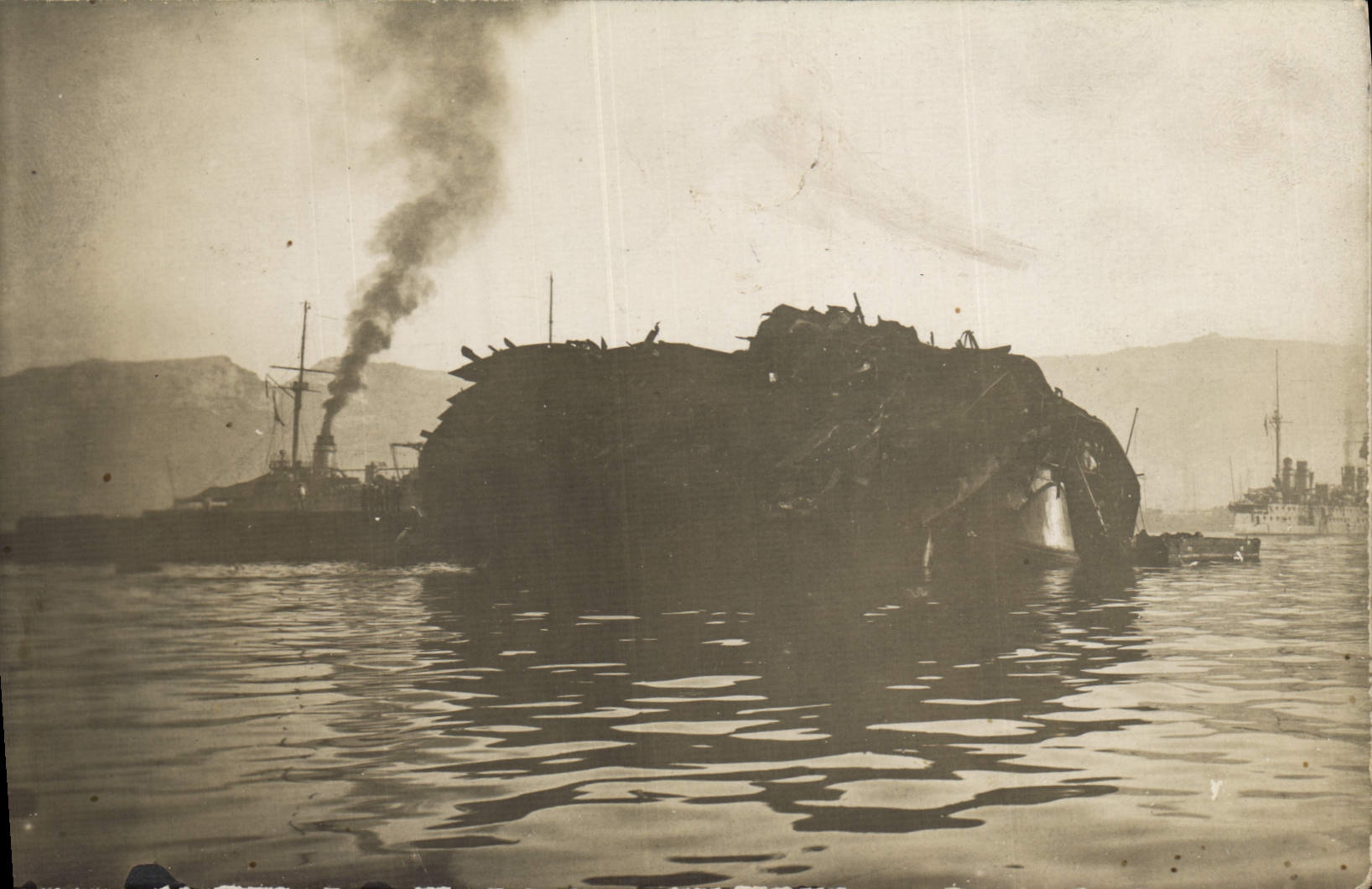 CARTE PHOTO Catastrophe Bateau 