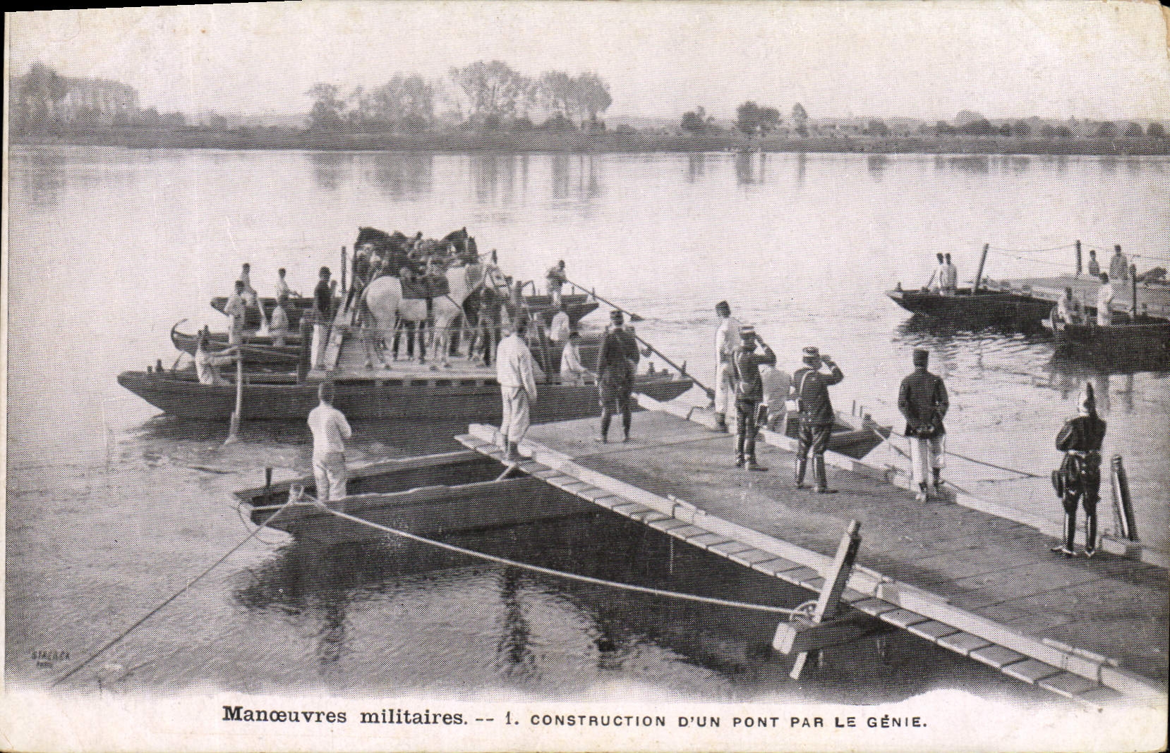 CPA Militaria Construction d'un pont par le genie