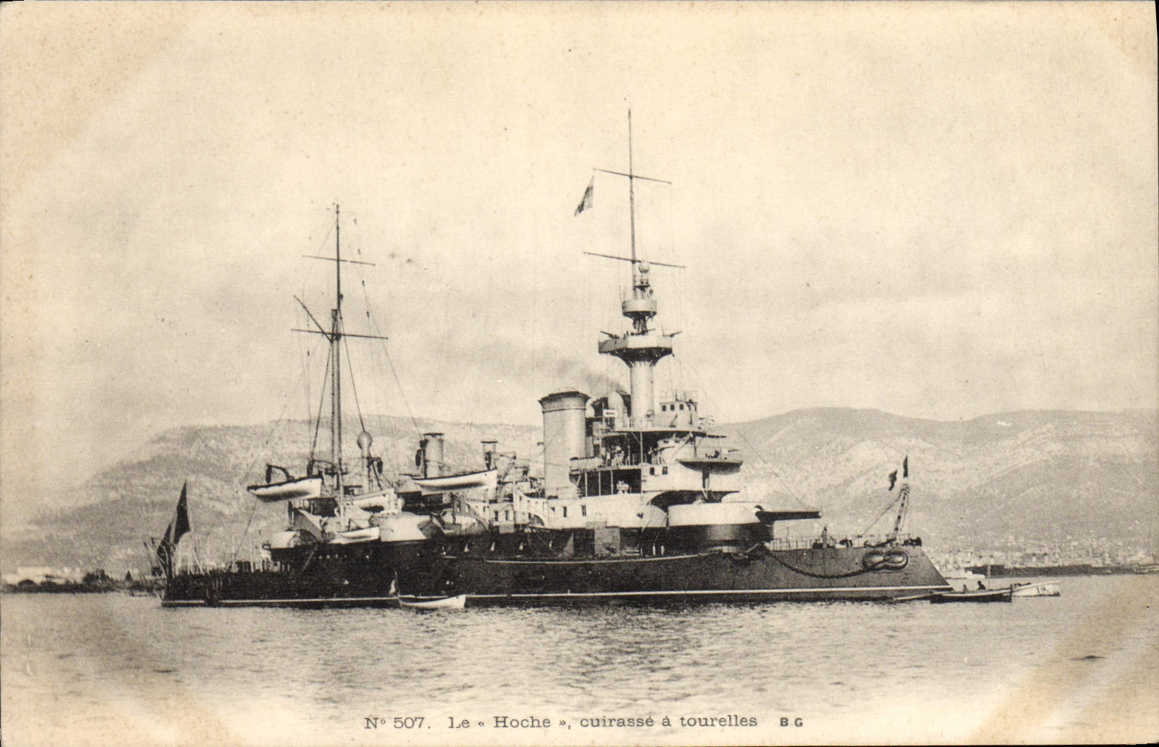 CPA Bateau Le Hoche Cuirasse a tourelles