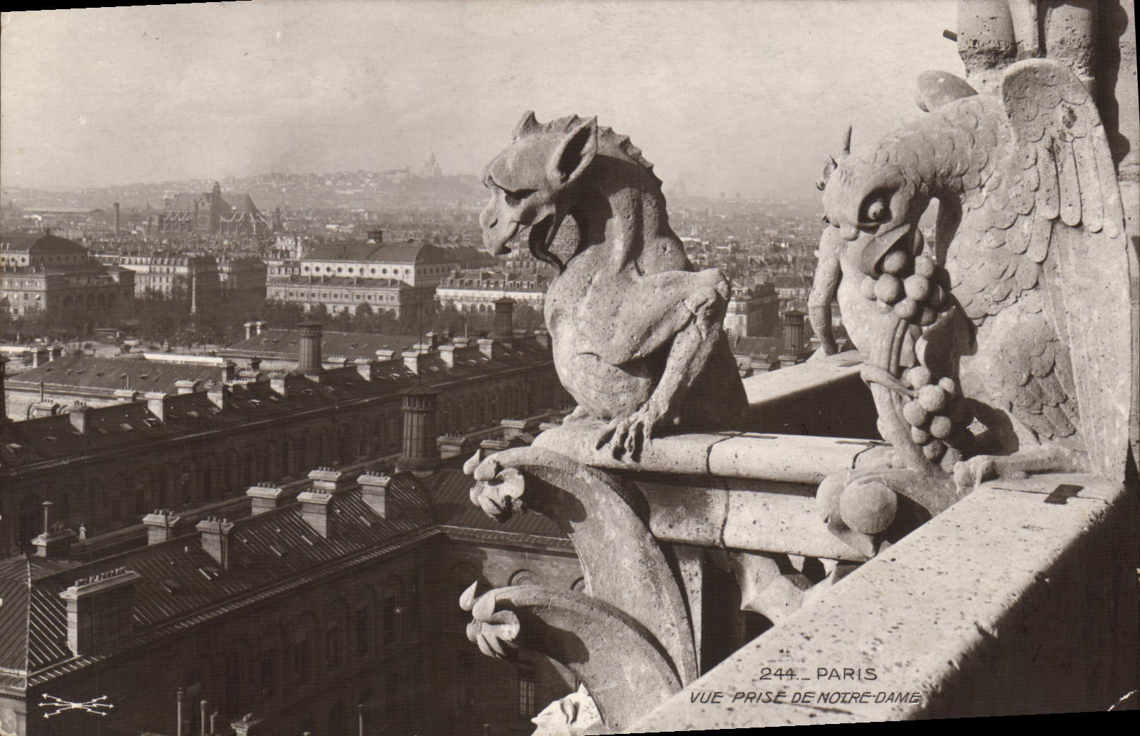 CPA Gargouille Paris Notre Dame