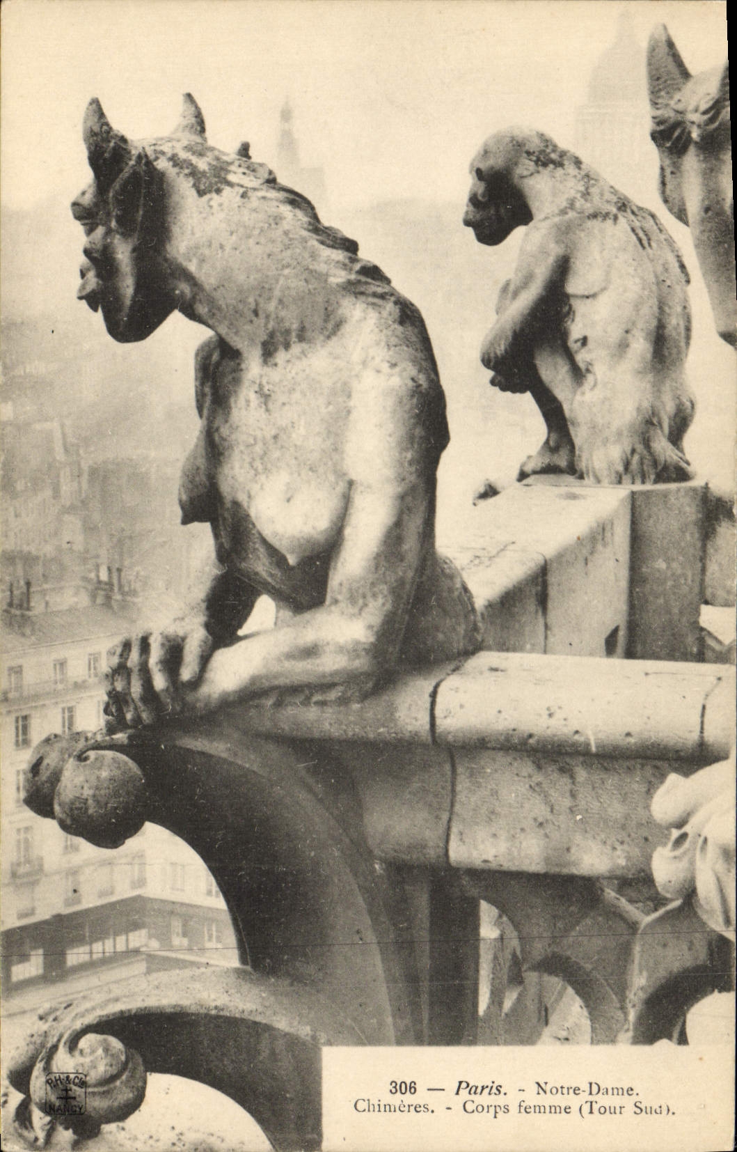 CPA Gargouille Paris Notre Dame Chimeres Corps femme Tour Sud