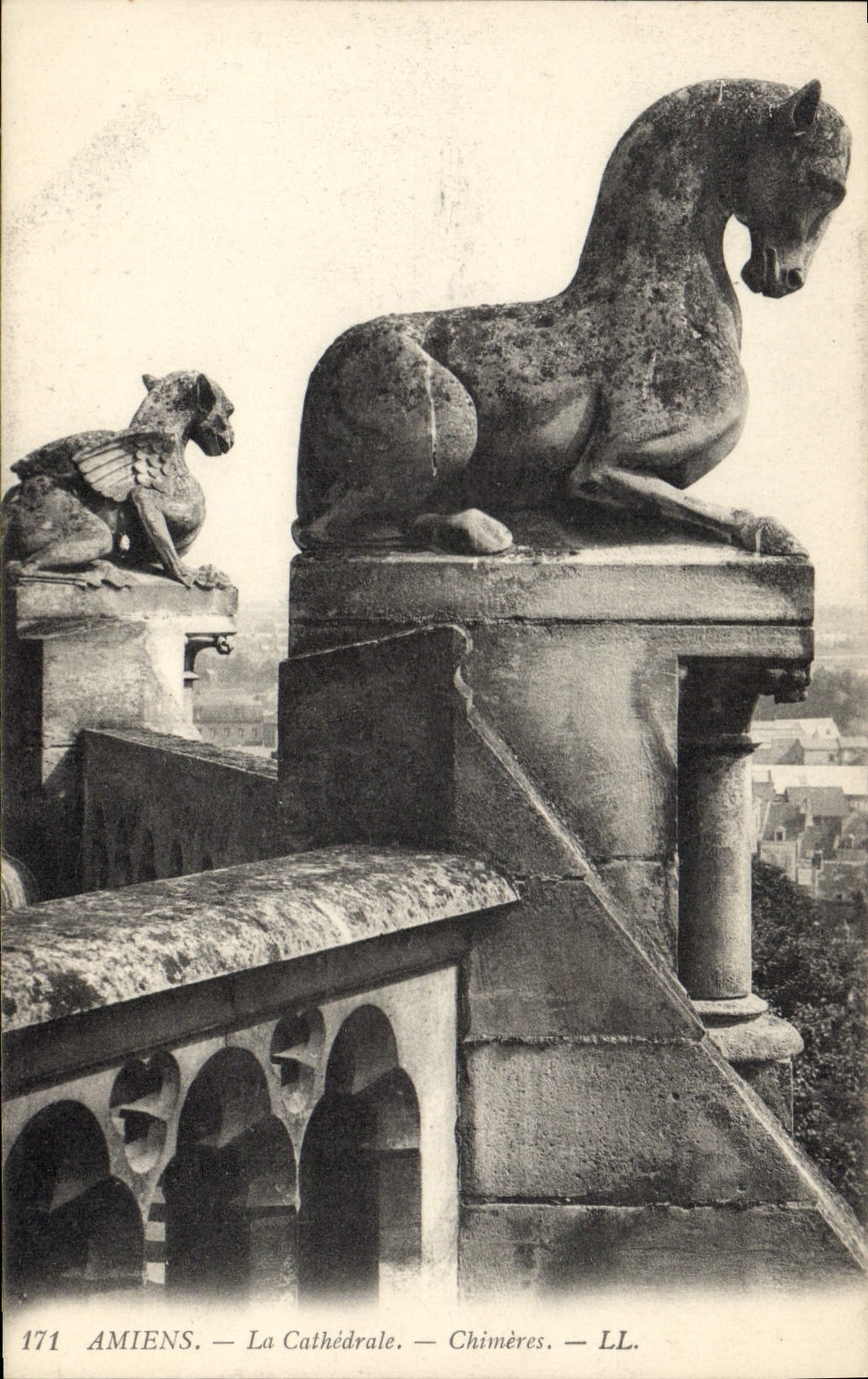 Vintage Postcard Gurgles Cathedral of Amiens Chimeres