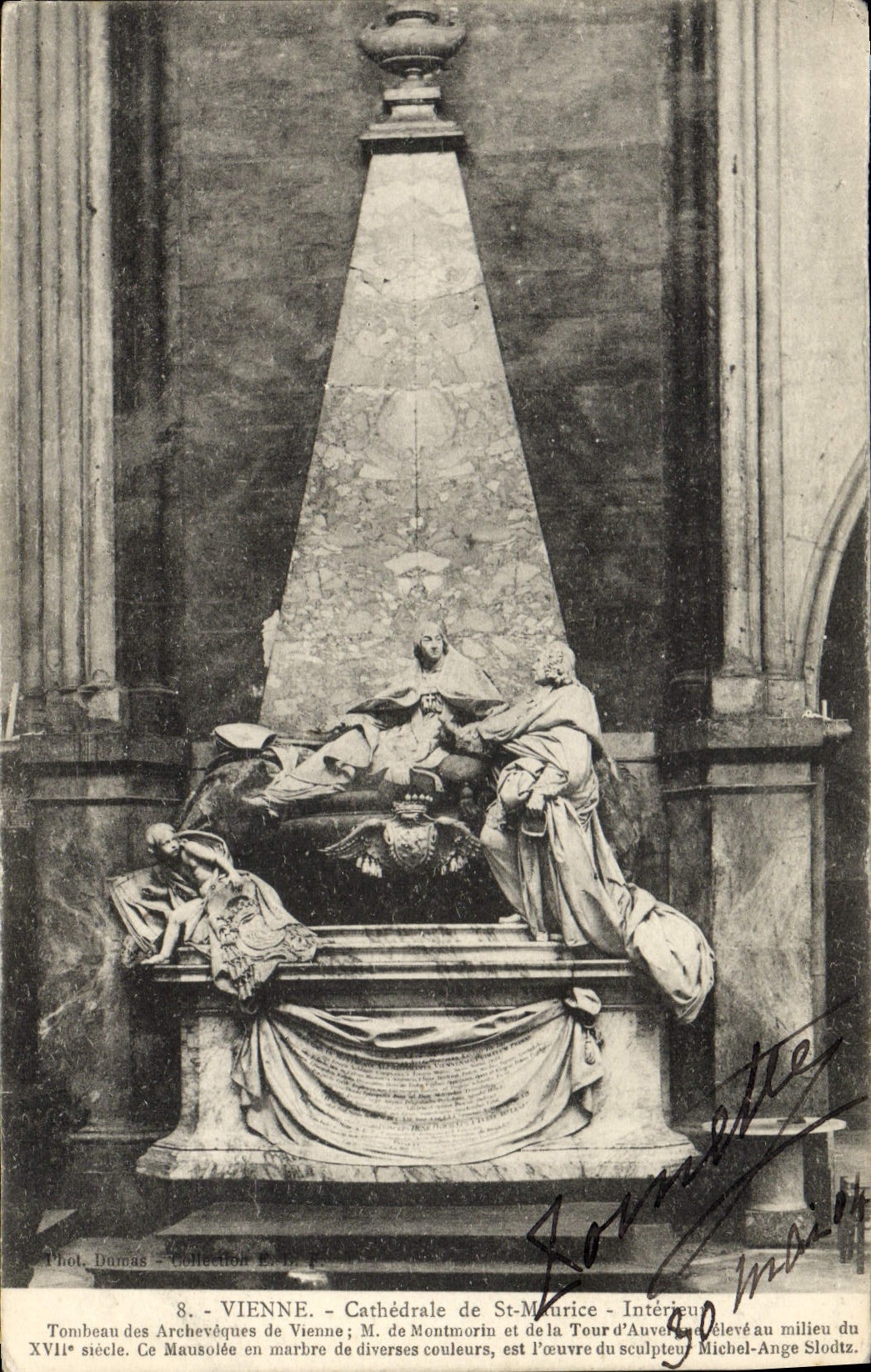 CPA Mort Vienne Cathedrale de St Maurice Interieur
