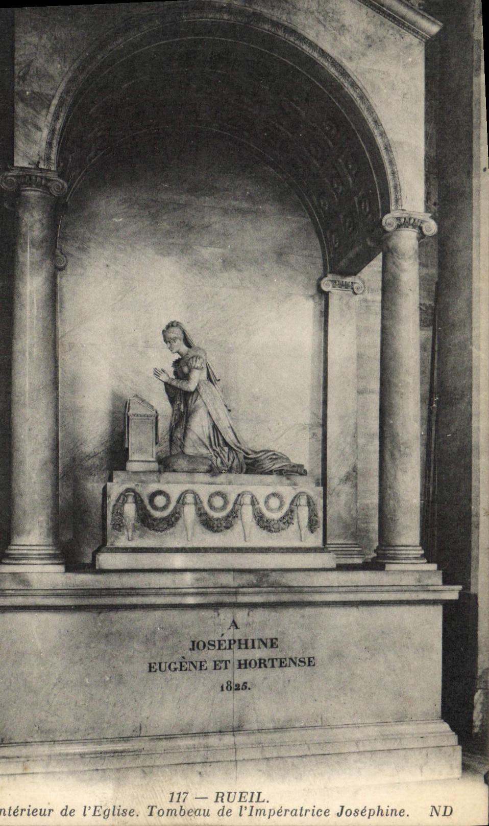 Vintage Postcard Dead Interior Rueil of the church Tomb of the empress Josephine