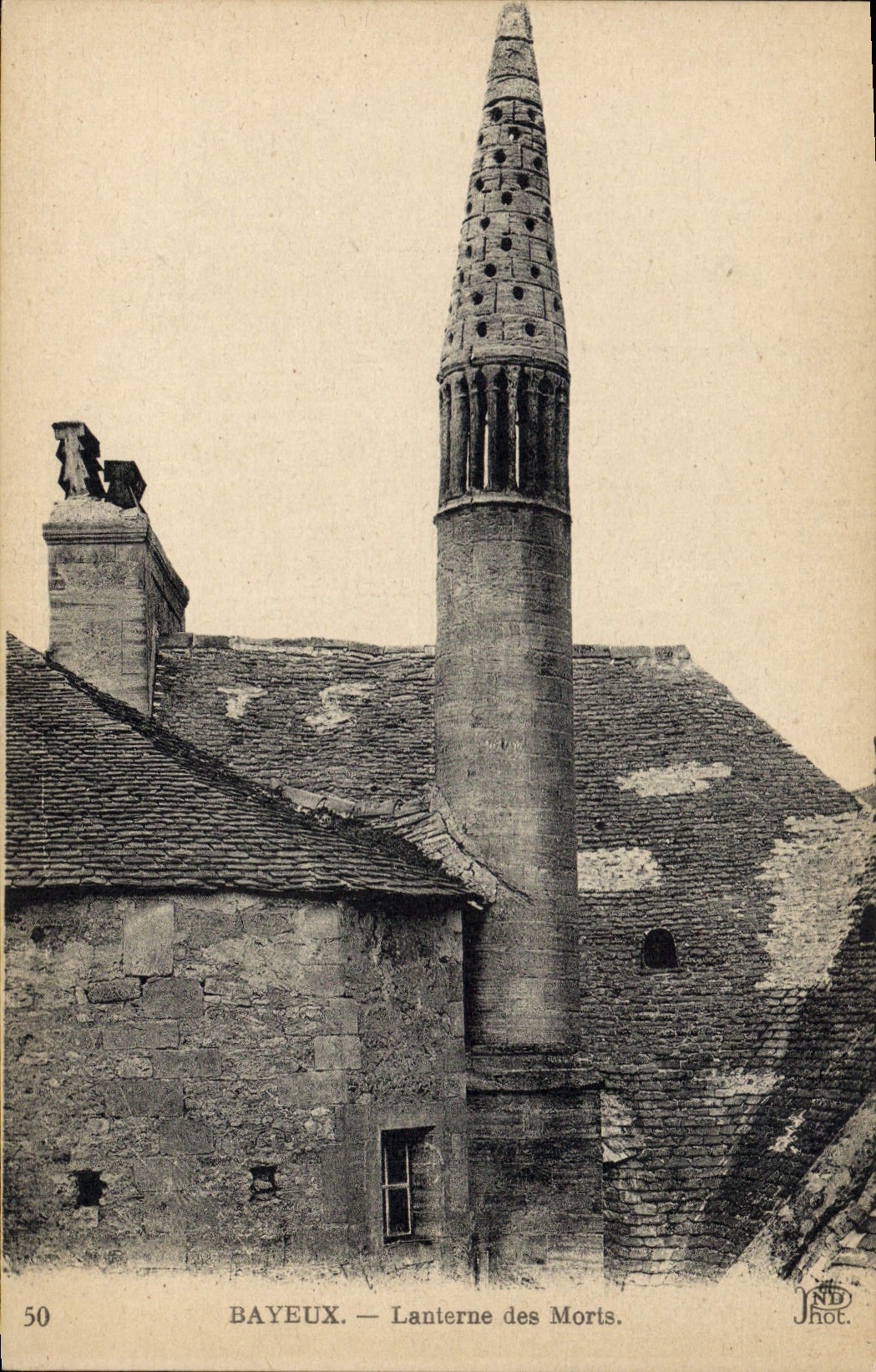 CPA Mort Bayeux Lanterne des morts