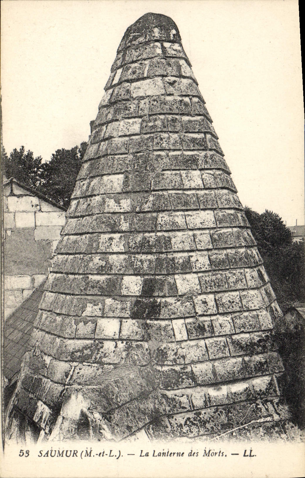 CPA Mort Saumur Lanterne des morts