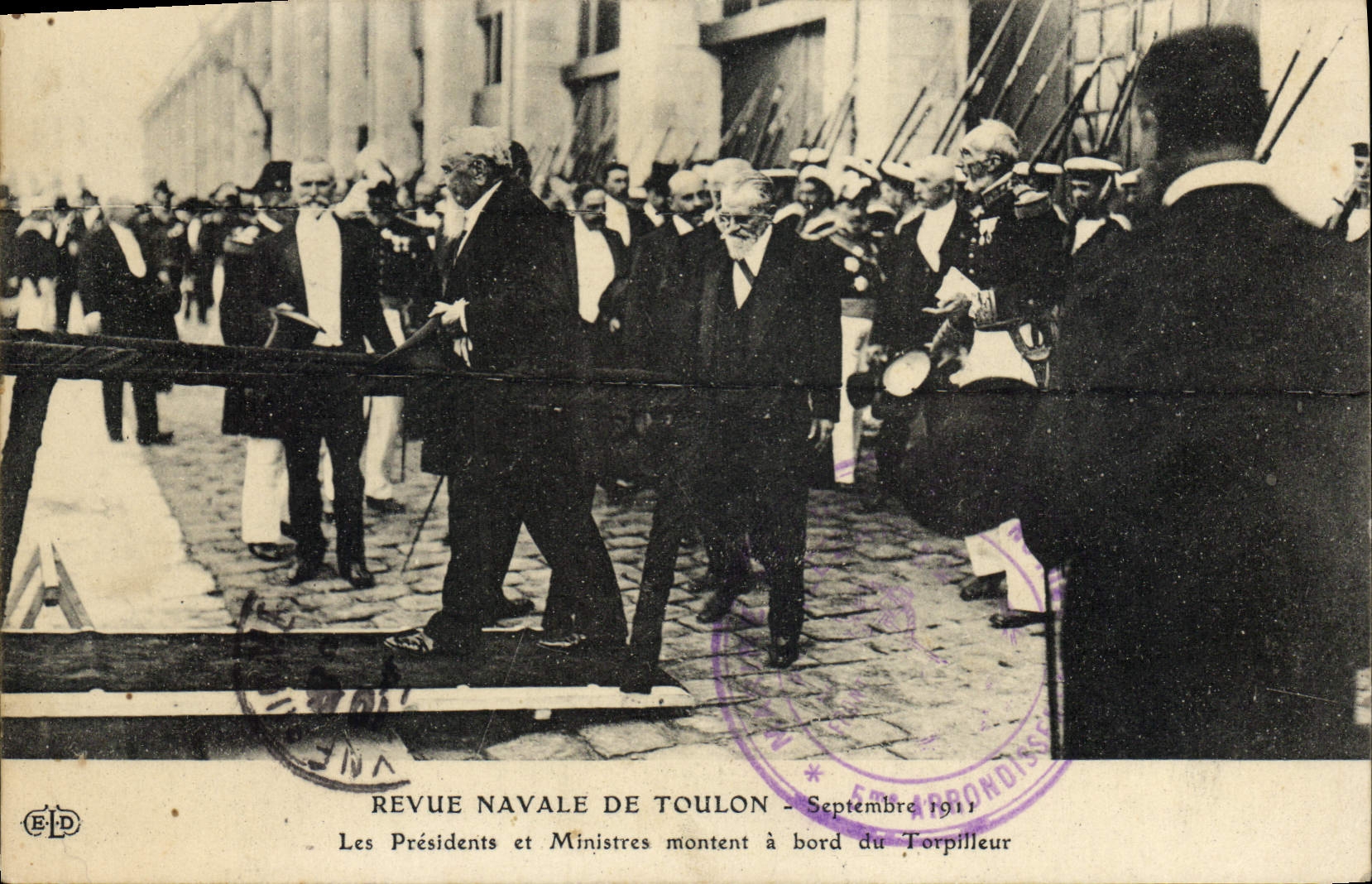 CPA Mort Revue navale de Toulon Les Presidents et ministres montent a bord du torpilleur