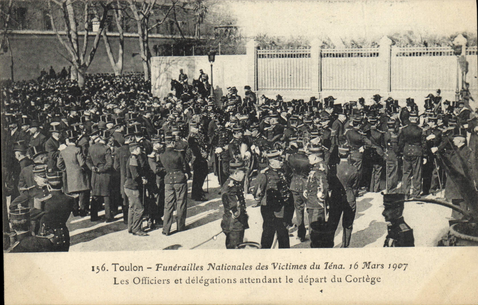 CPA Mort Toulon Funerailles nationales des victimes du Iena Les officiers et delegations attendant le depart du cortege