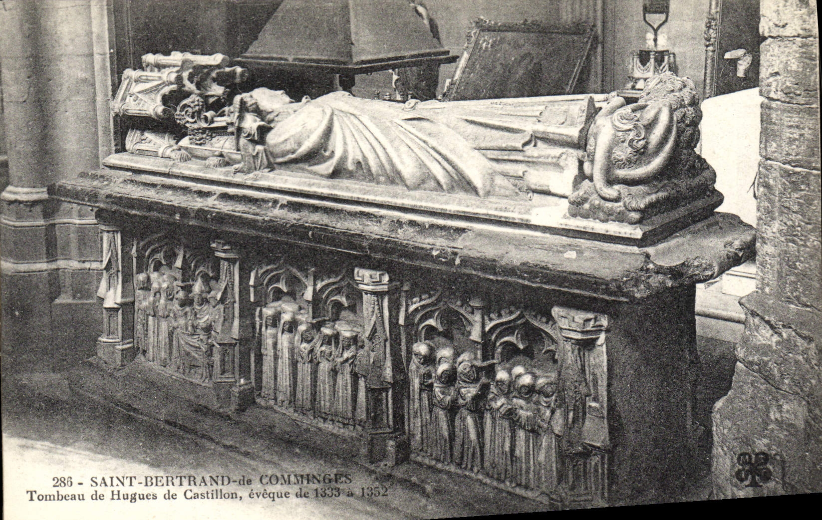 Postal Muerte San Beltrán de comminges Tumba de Hugues de Castillon obispo