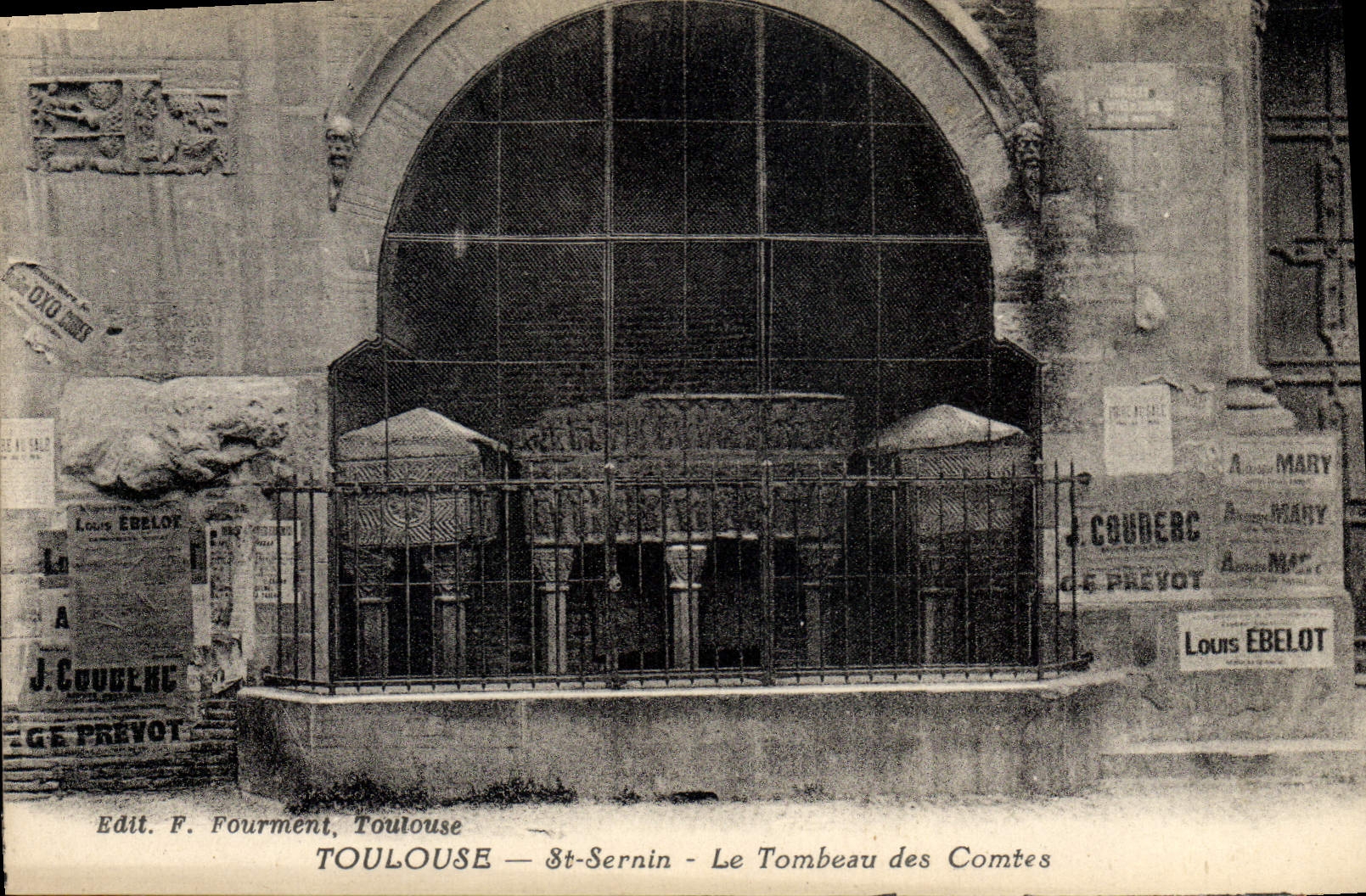 CPA Mort Toulouse St Sernin Le tombeau des comtes