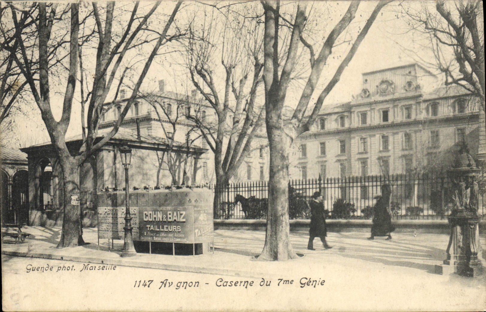 CPA Militaria Avignon Caserne du 7eme Genie 