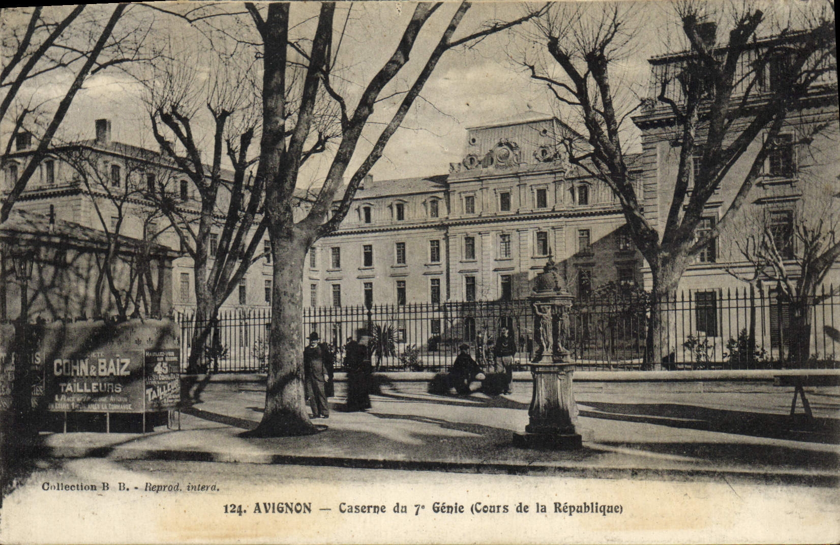 CPA Militaria Avingon Caserne du 7eme Genie Cours de la Republique 